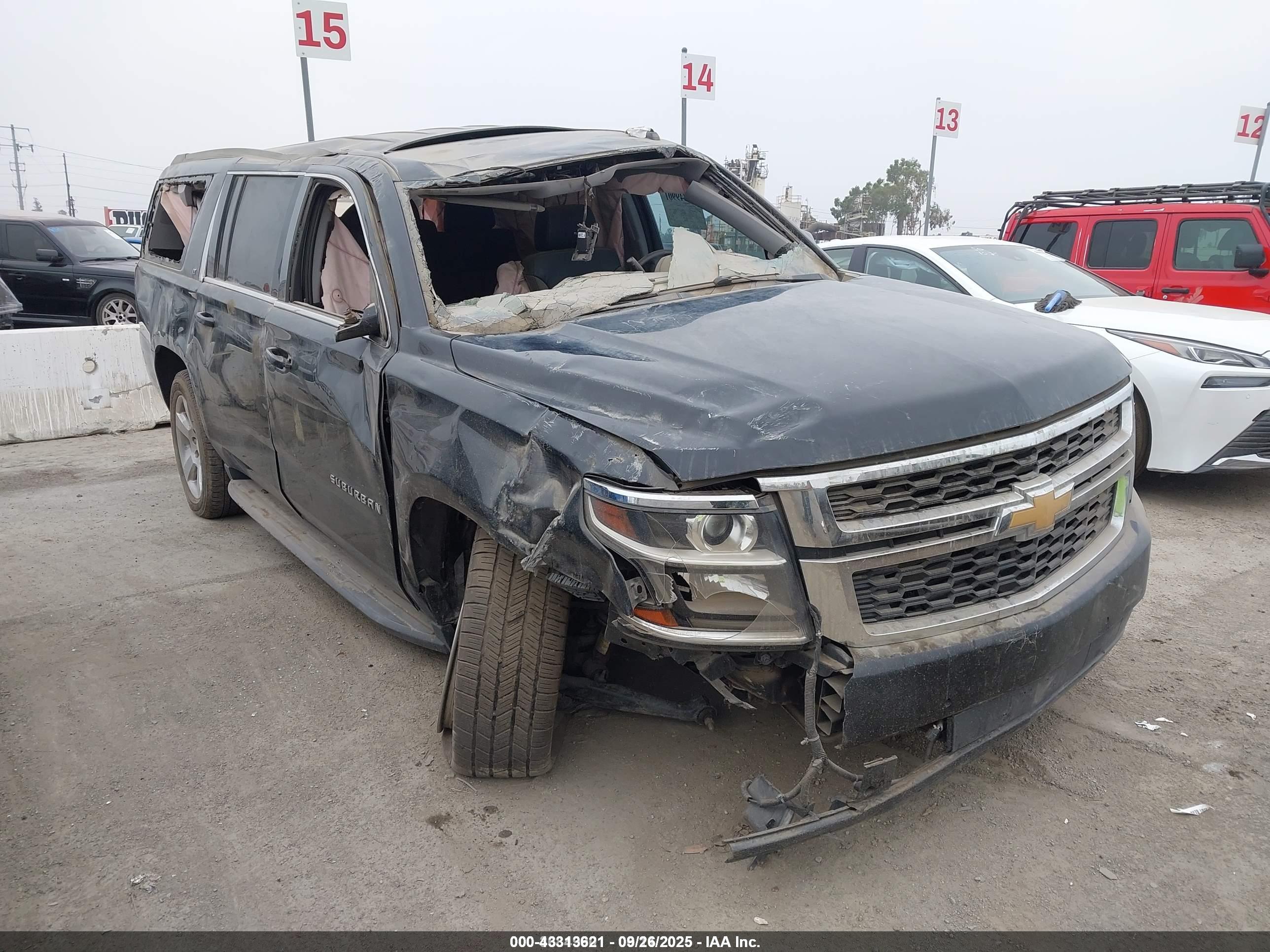 CHEVROLET SUBURBAN image 6