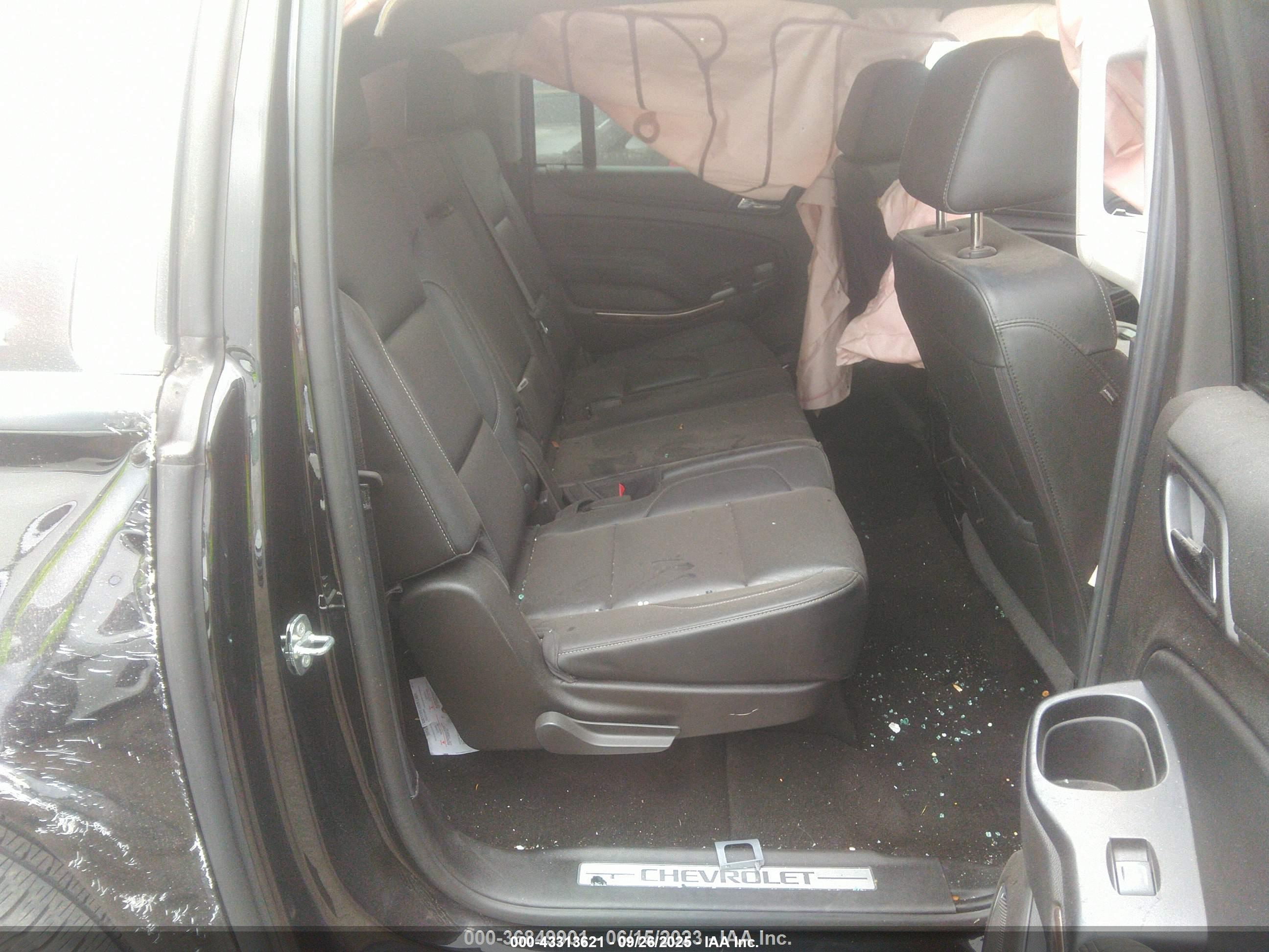 CHEVROLET SUBURBAN image 8