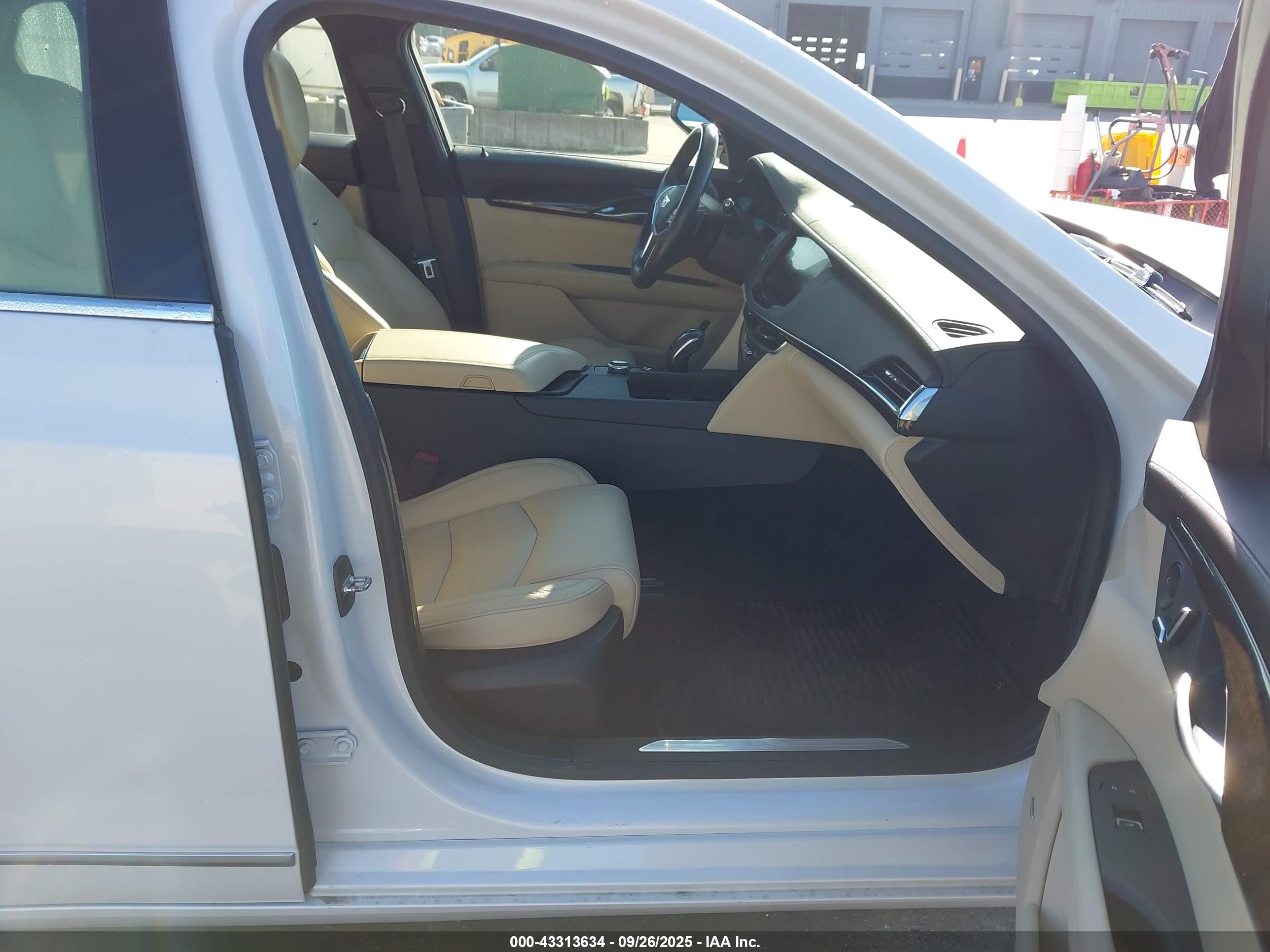 CADILLAC CT6 image 5