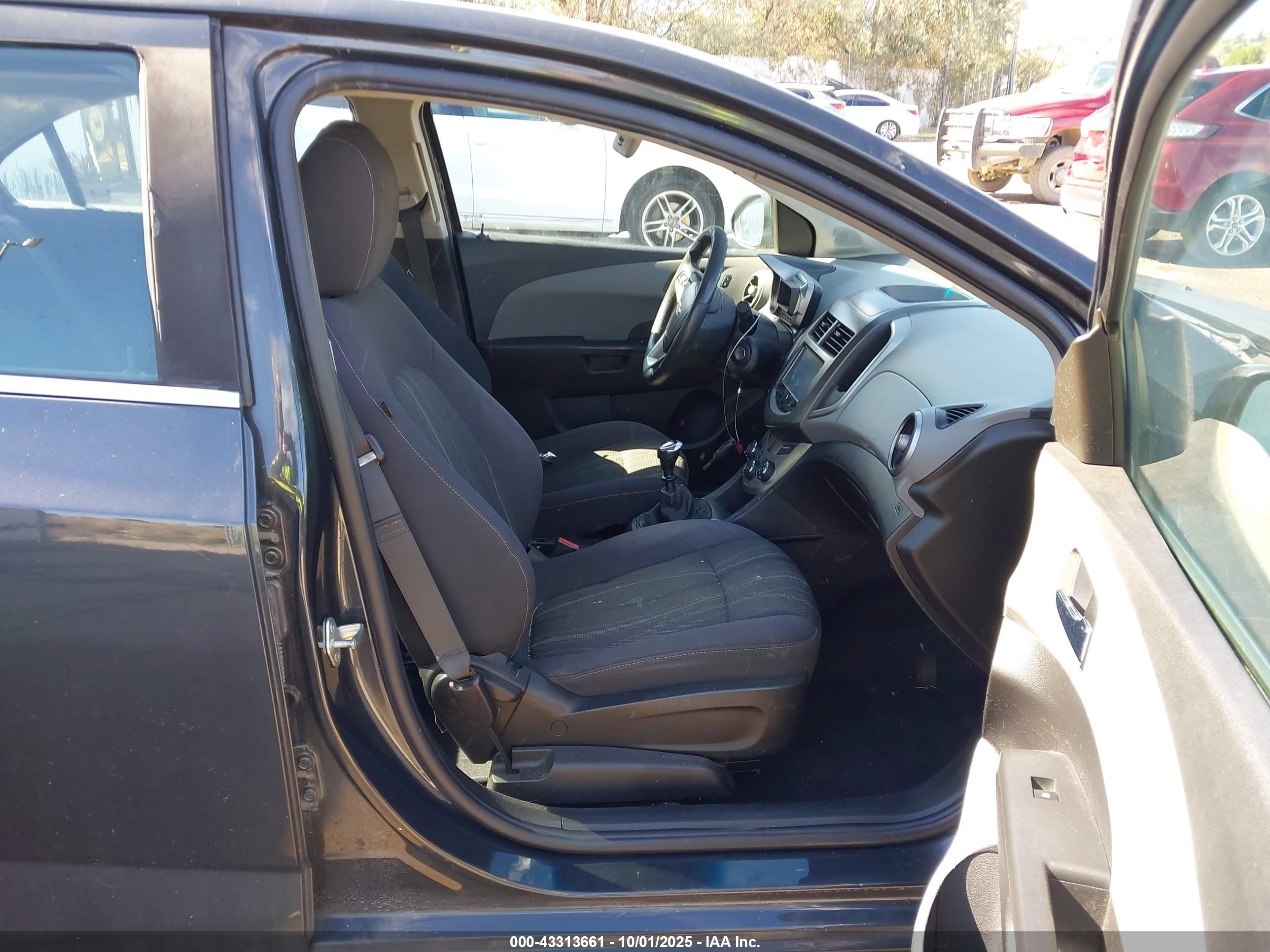 CHEVROLET SONIC image 5