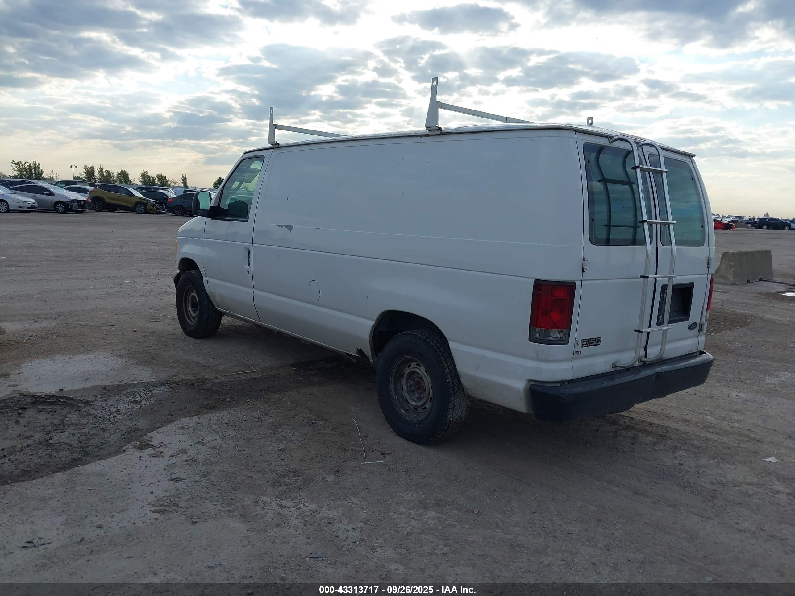 FORD E-150 image 3