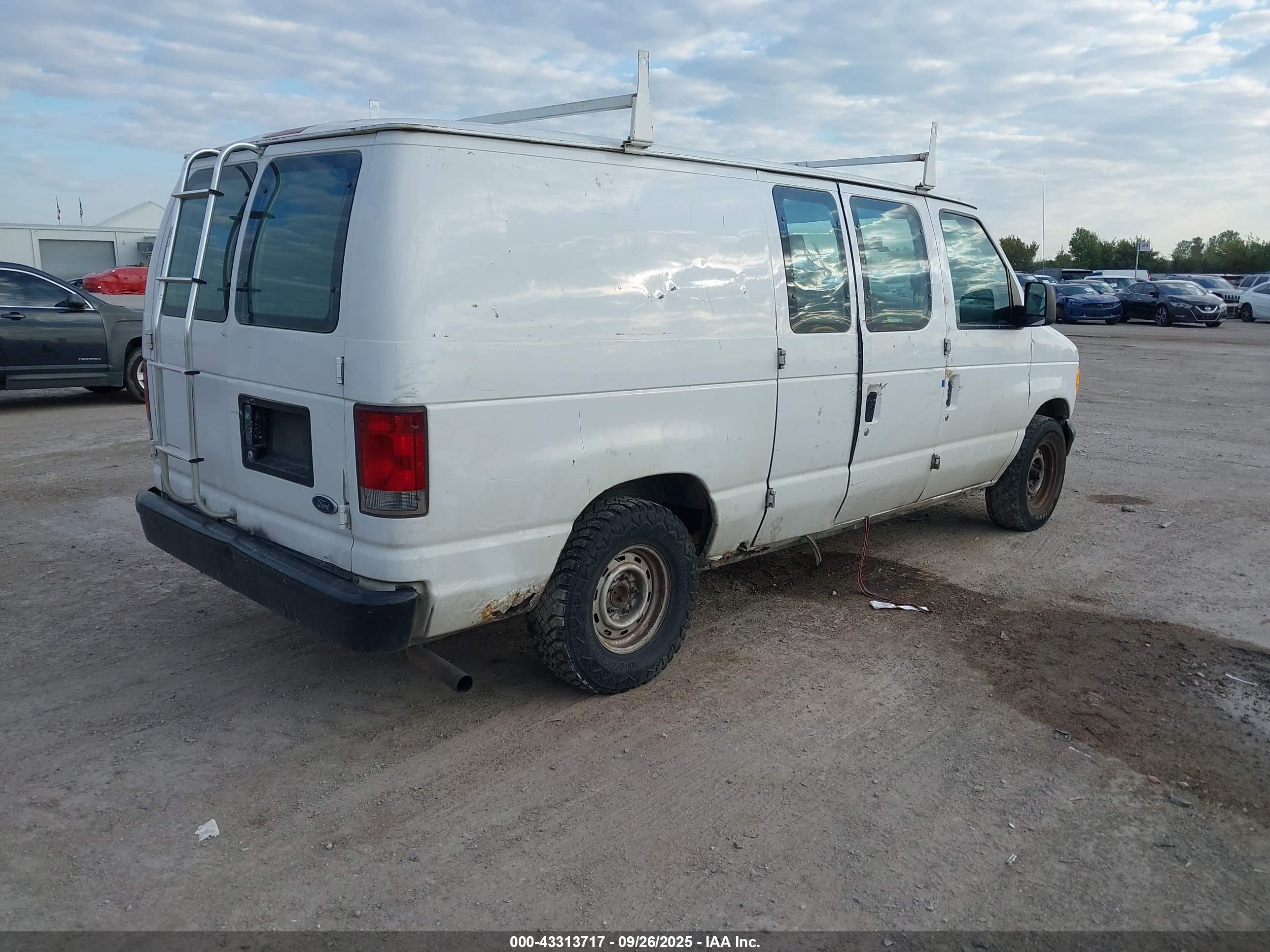 FORD E-150 image 4