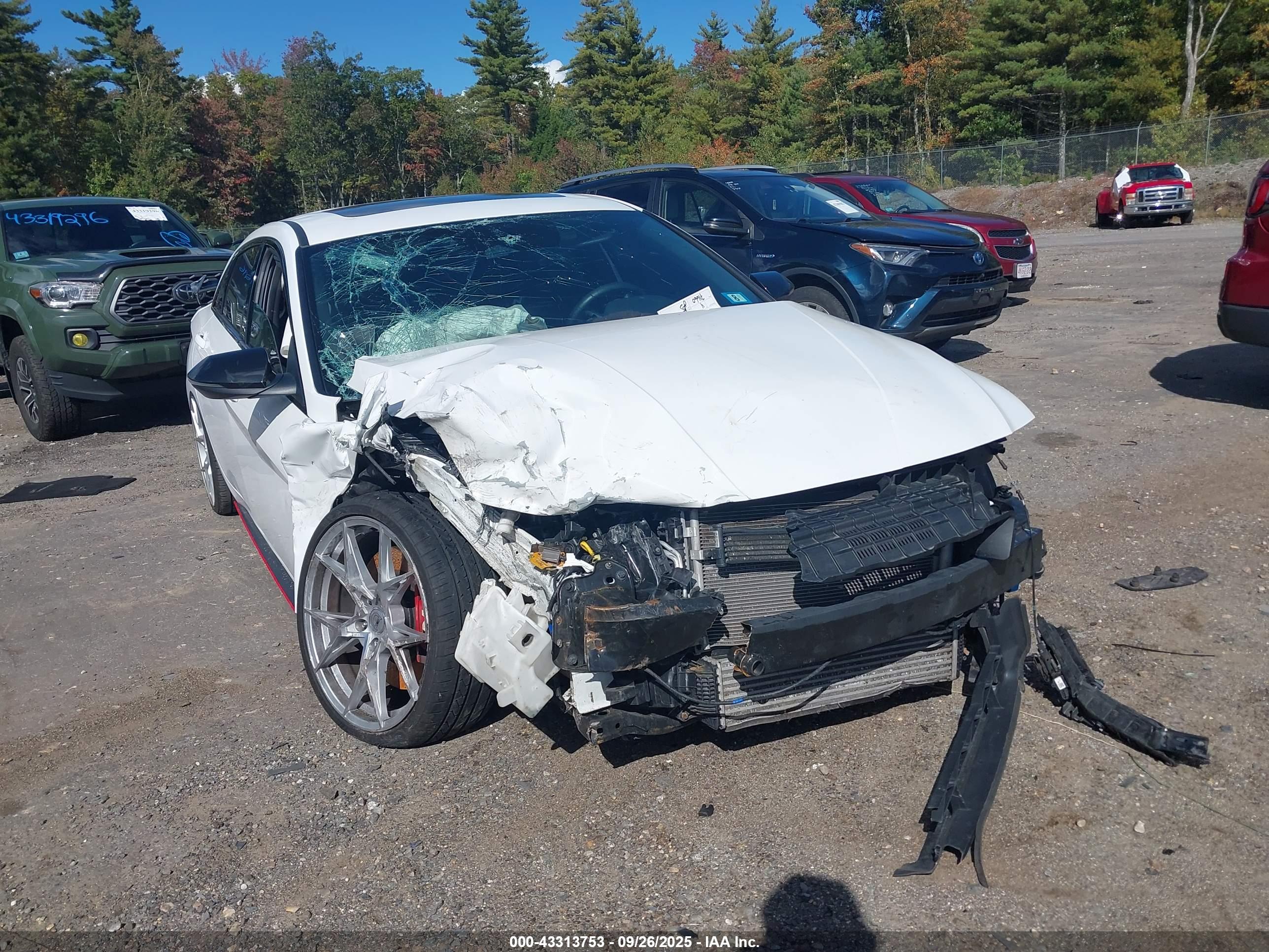 HYUNDAI ELANTRA image 6