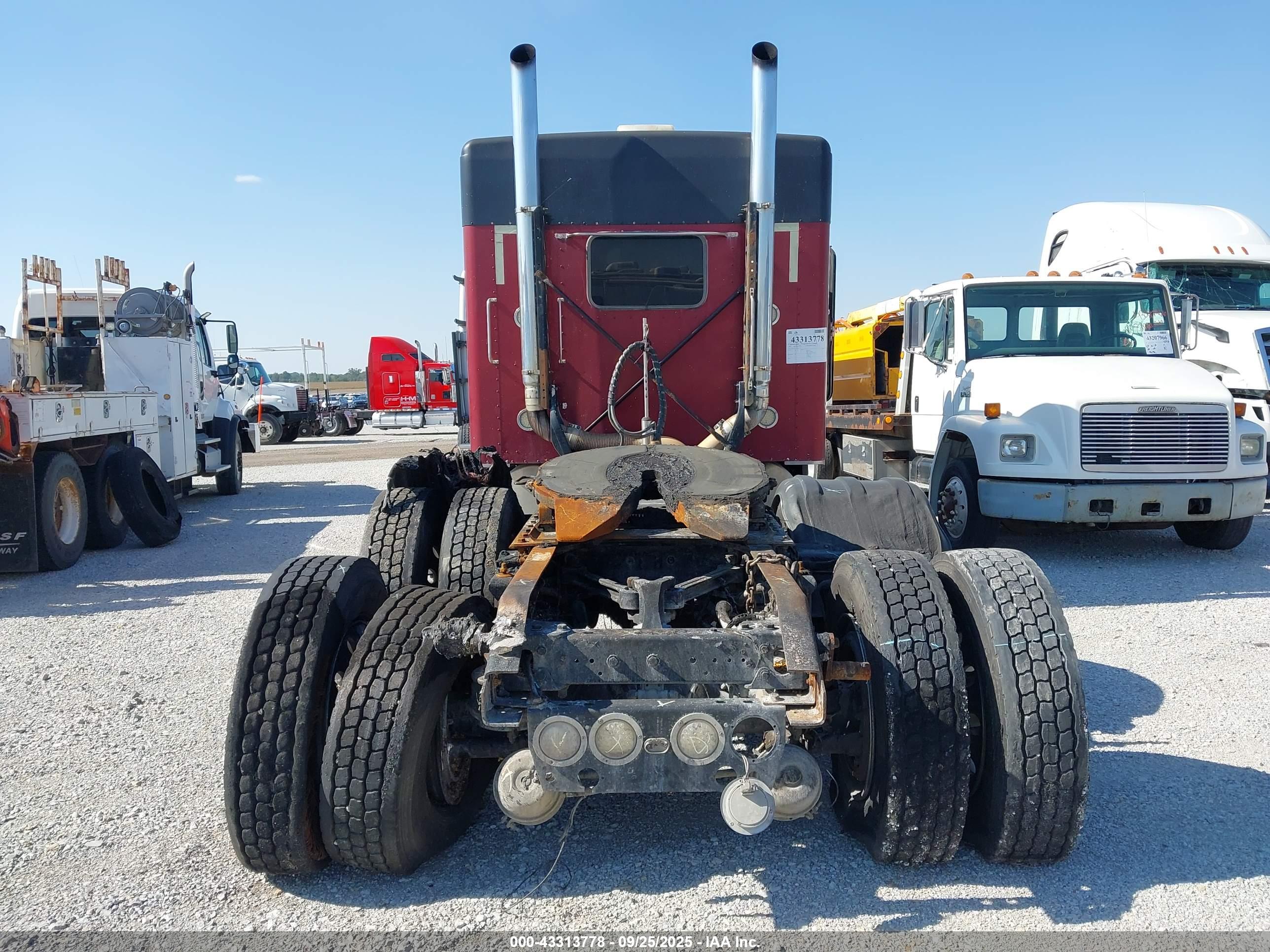 KENWORTH CONSTRUCTION image 8