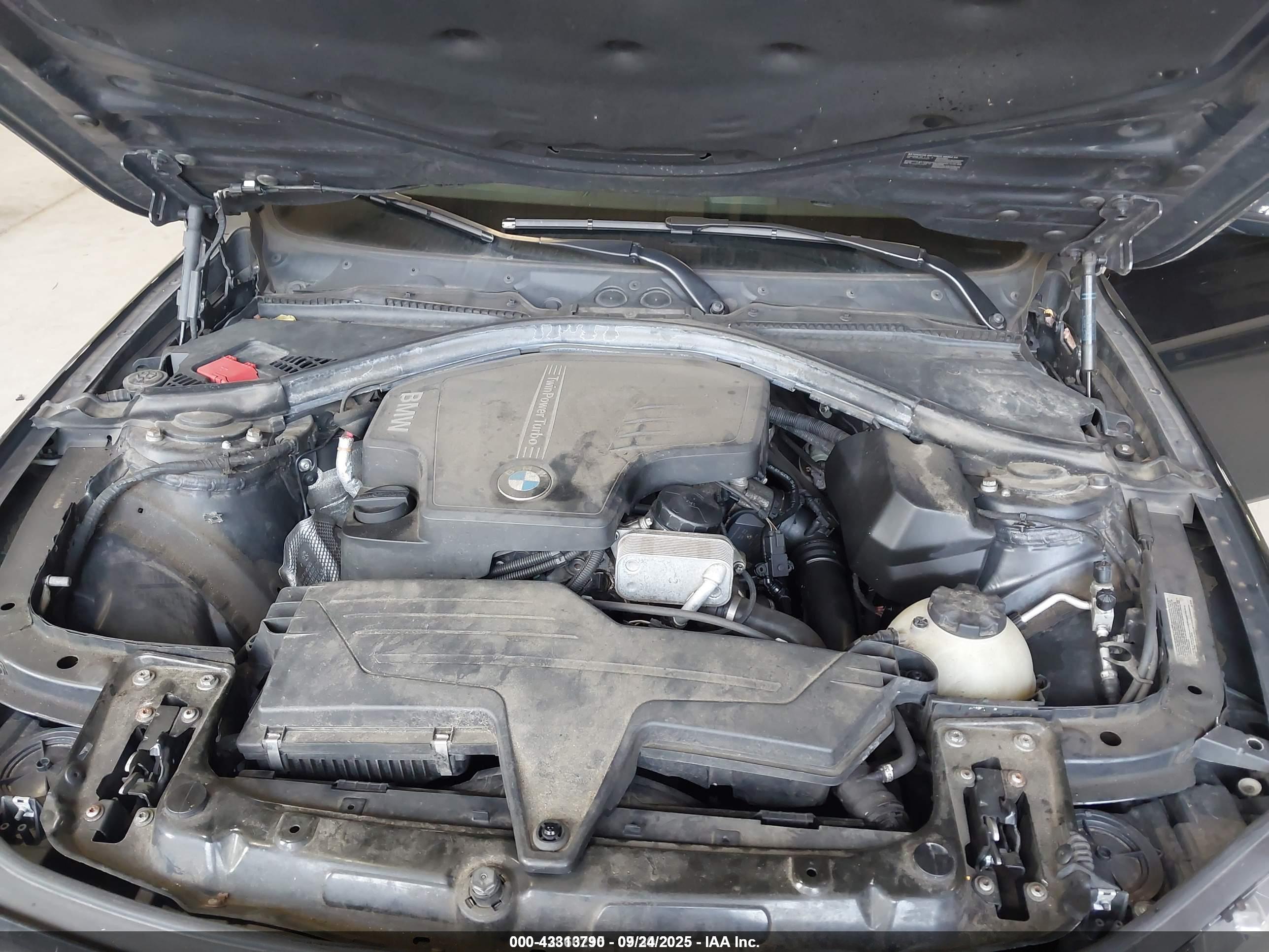 BMW 320I image 10