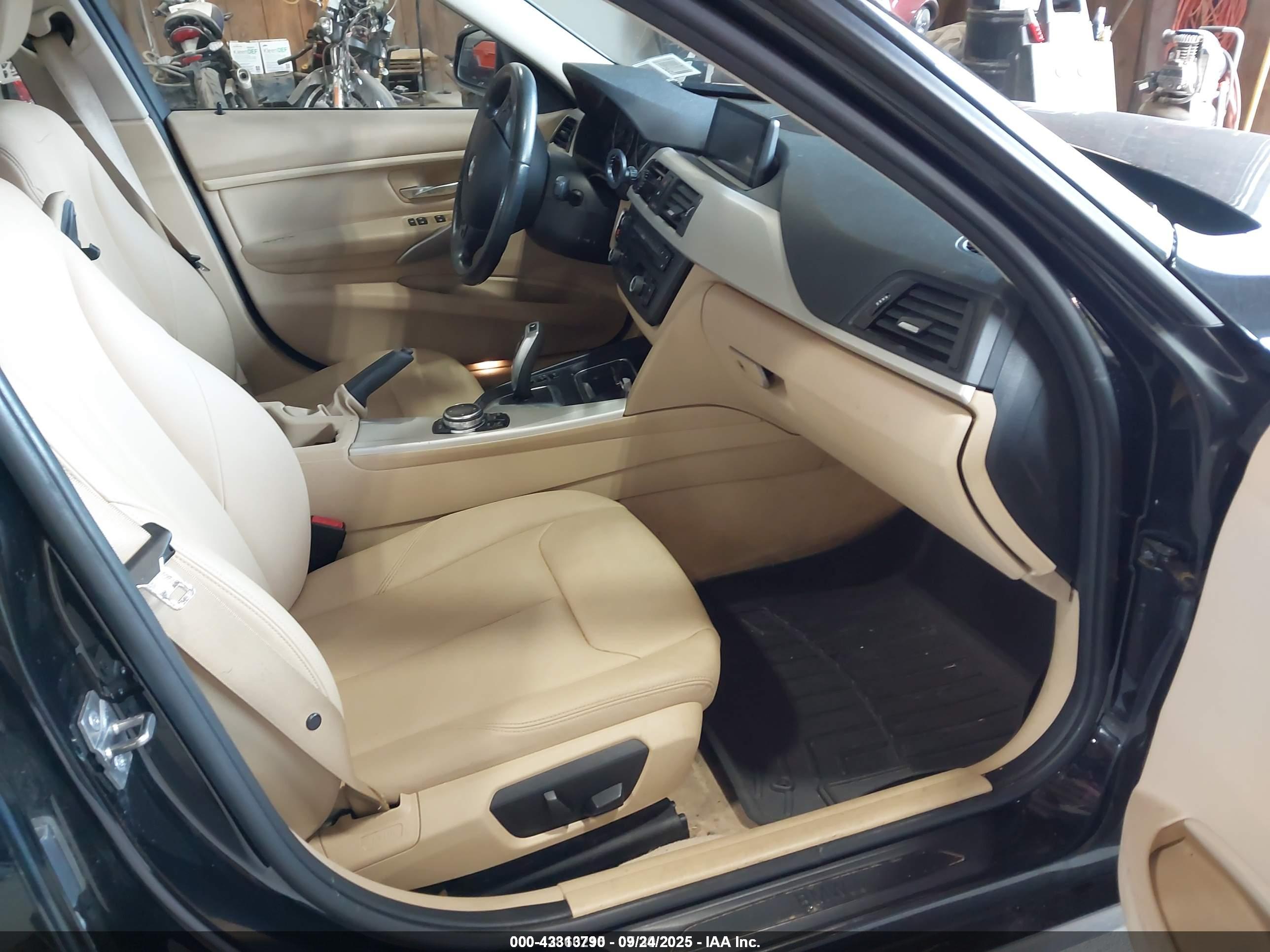 BMW 320I image 5