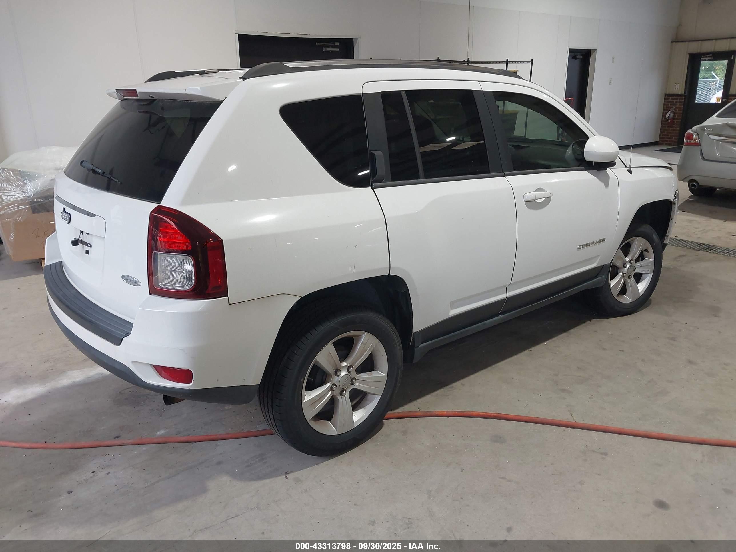 JEEP COMPASS image 4