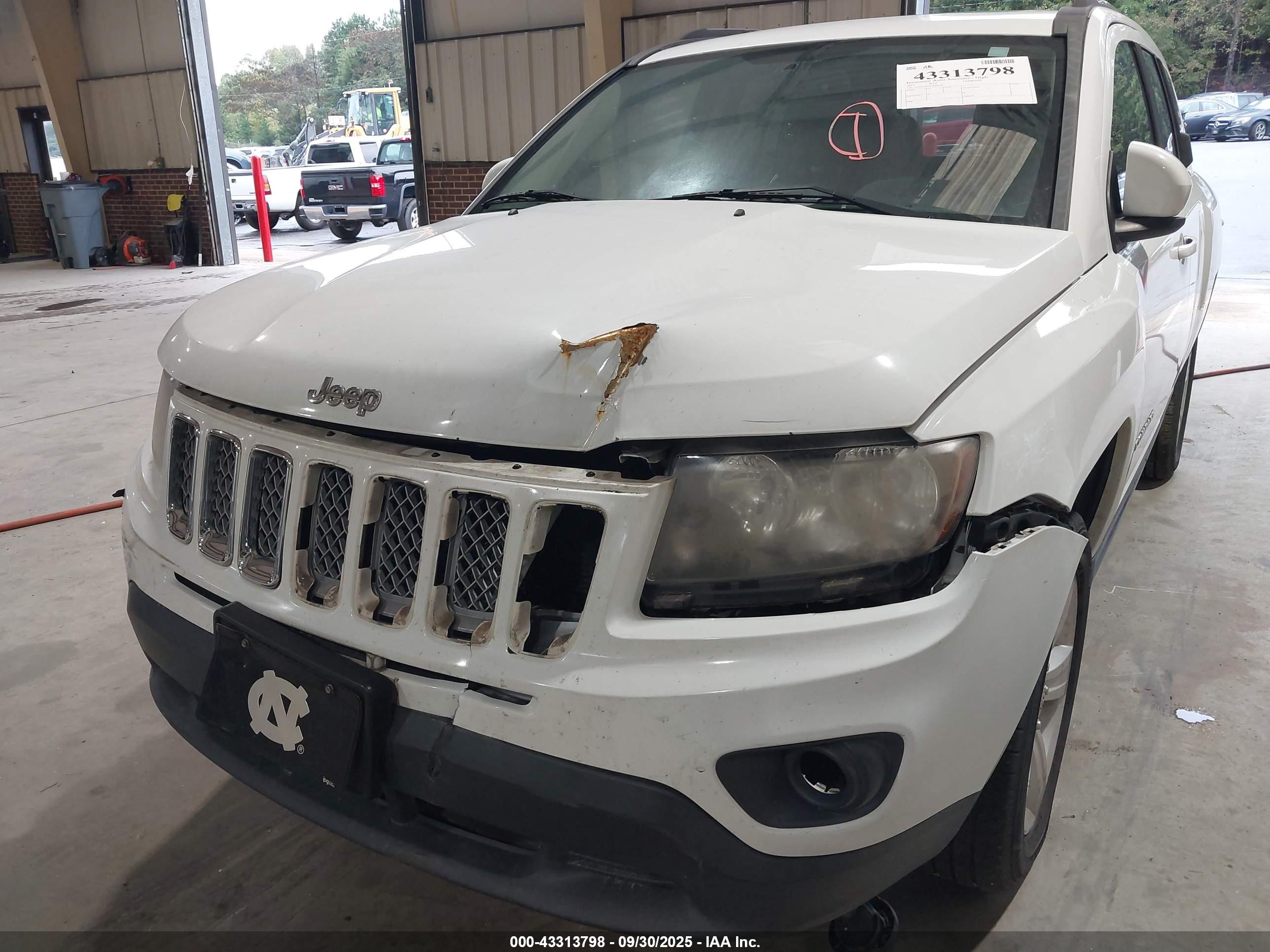 JEEP COMPASS image 6
