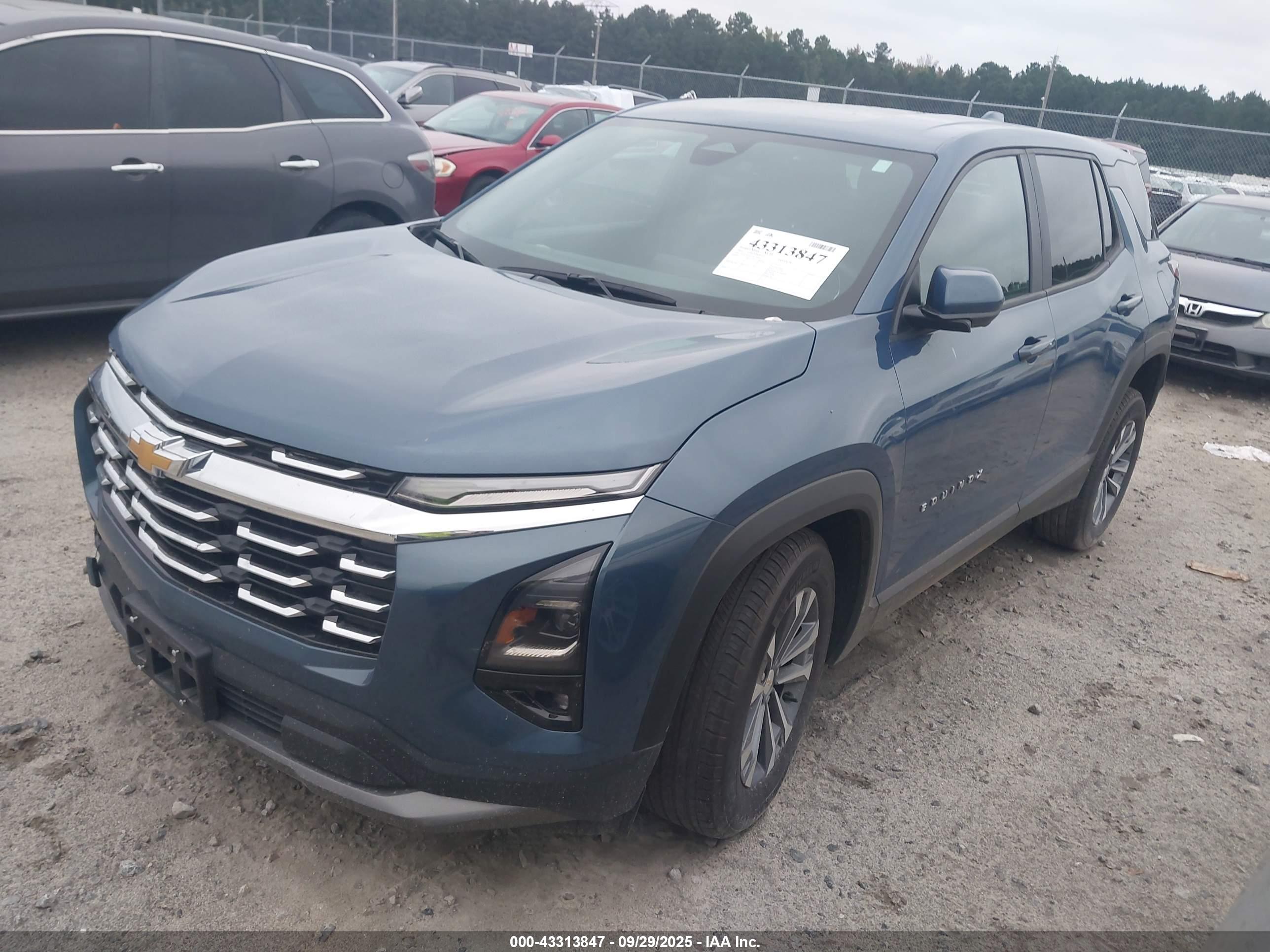 CHEVROLET EQUINOX image 2