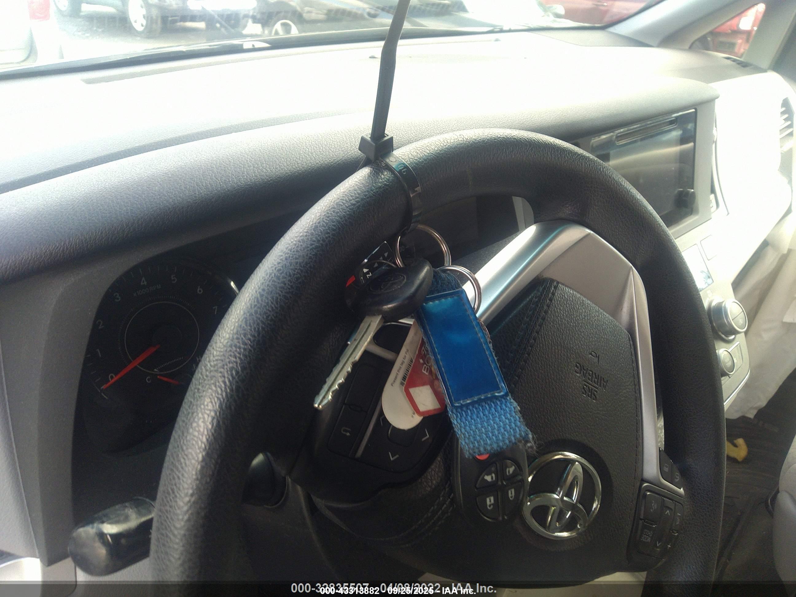 TOYOTA SIENNA image 11