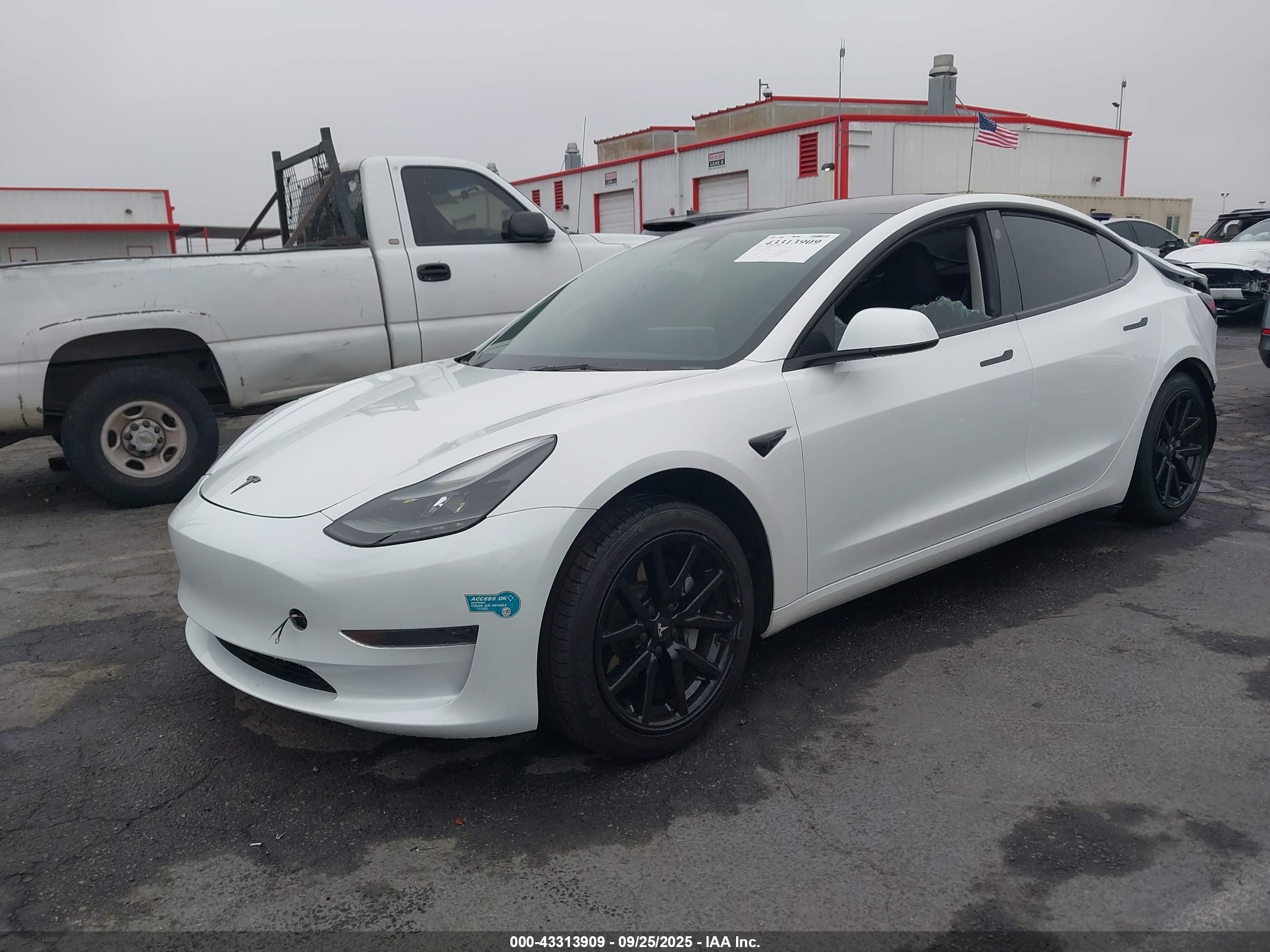 TESLA MODEL image 2