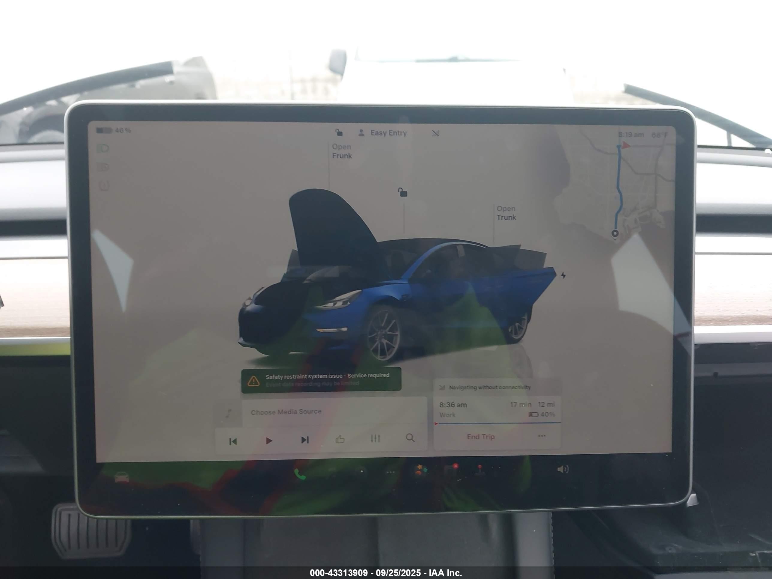 TESLA MODEL image 7