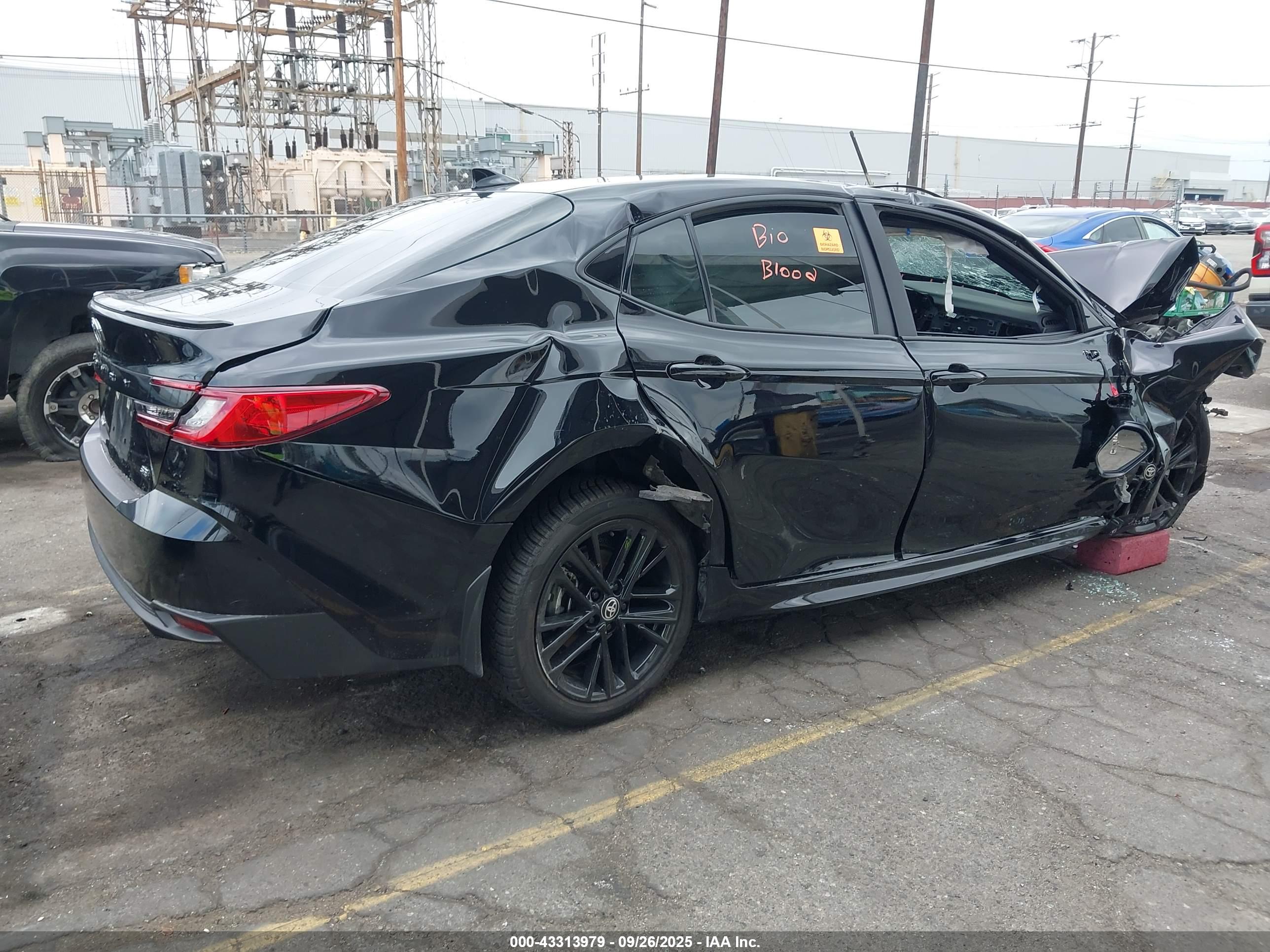 TOYOTA CAMRY image 4