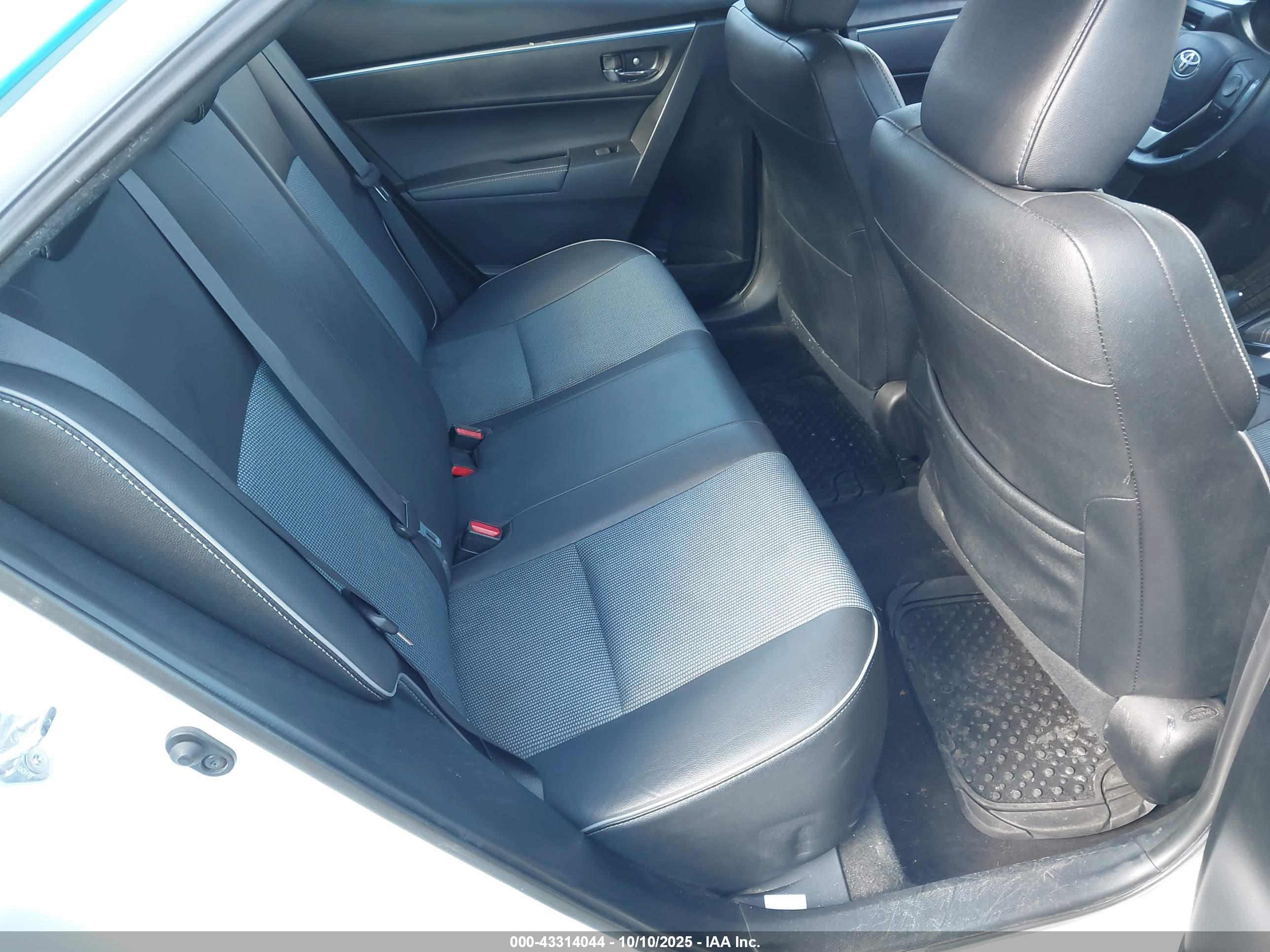TOYOTA COROLLA image 8