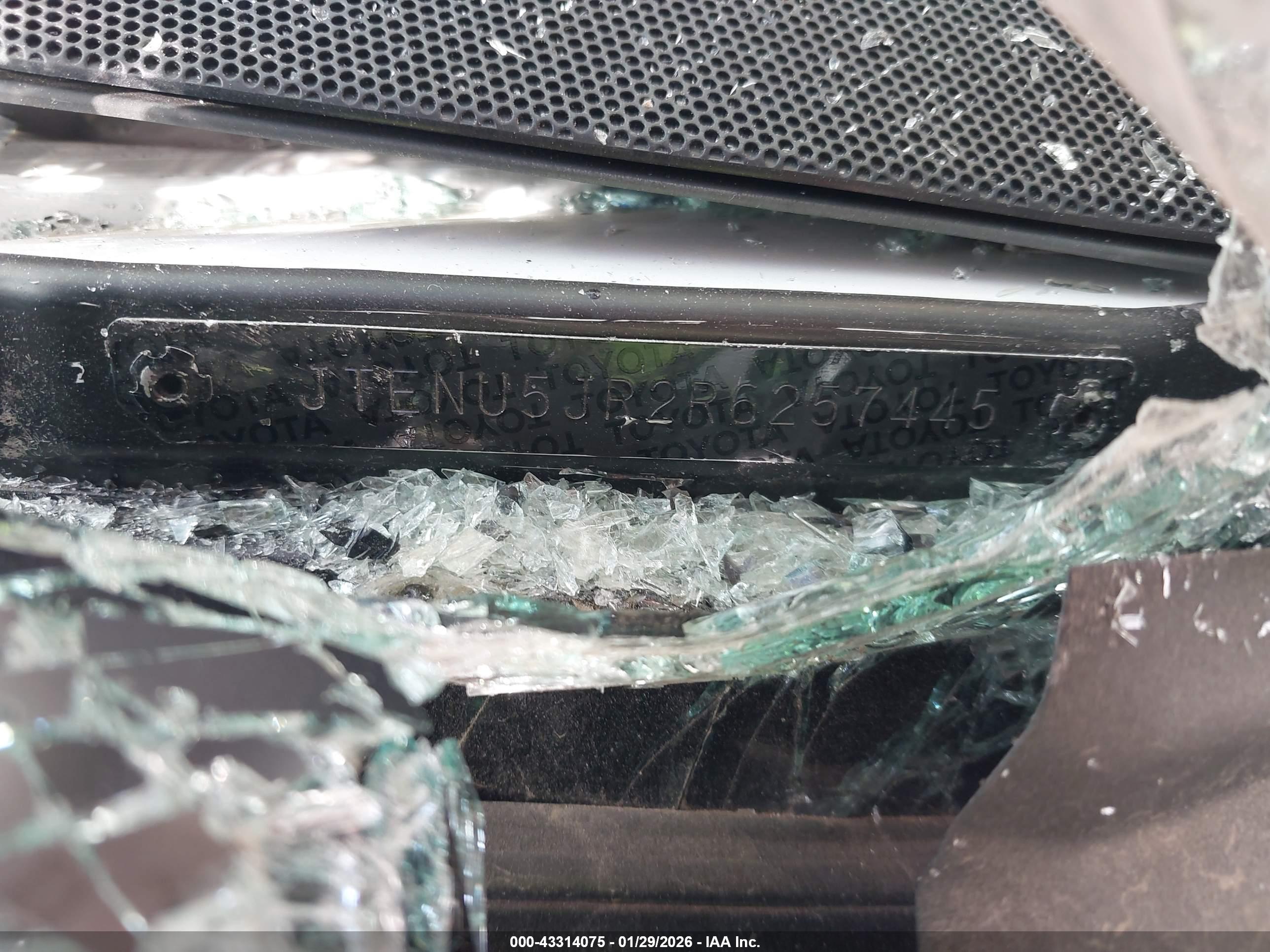 TOYOTA 4RUNNER image 9