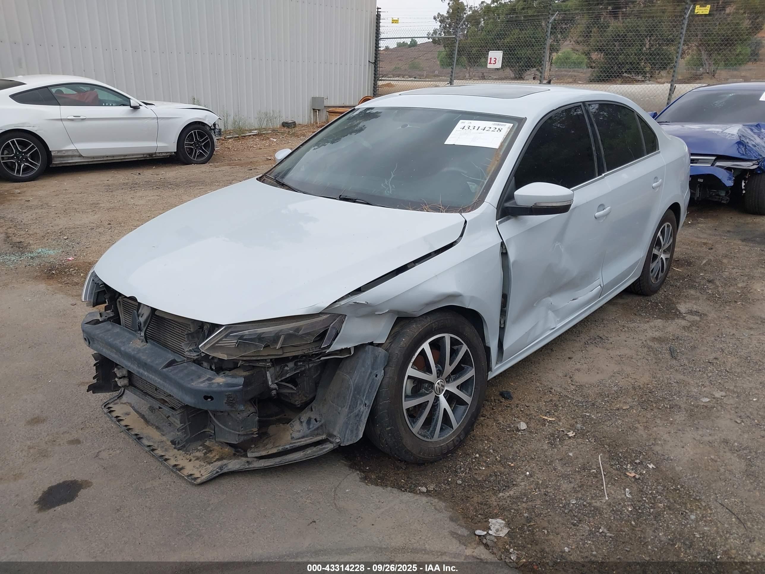 VOLKSWAGEN JETTA image 2