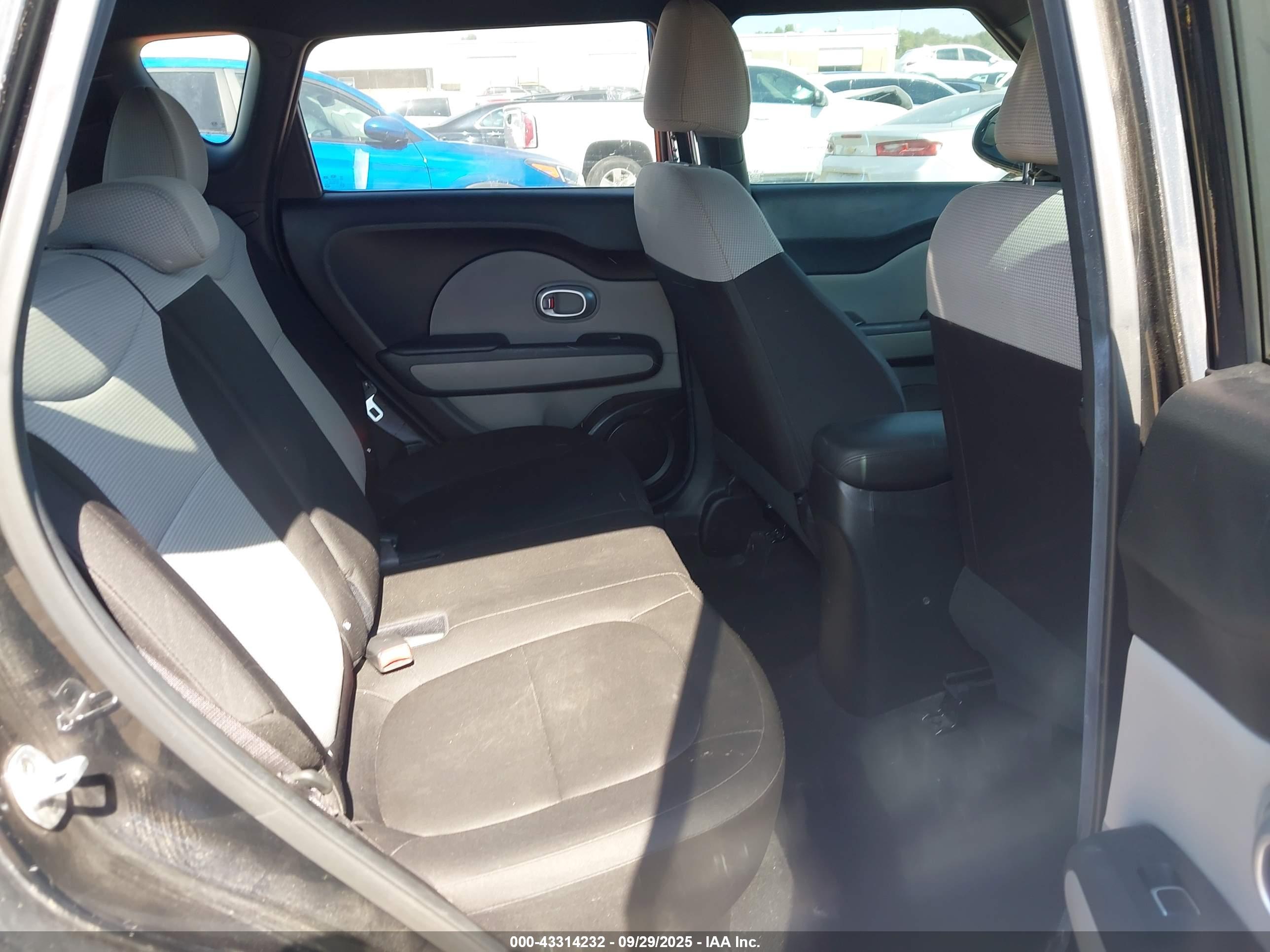 KIA SOUL image 8