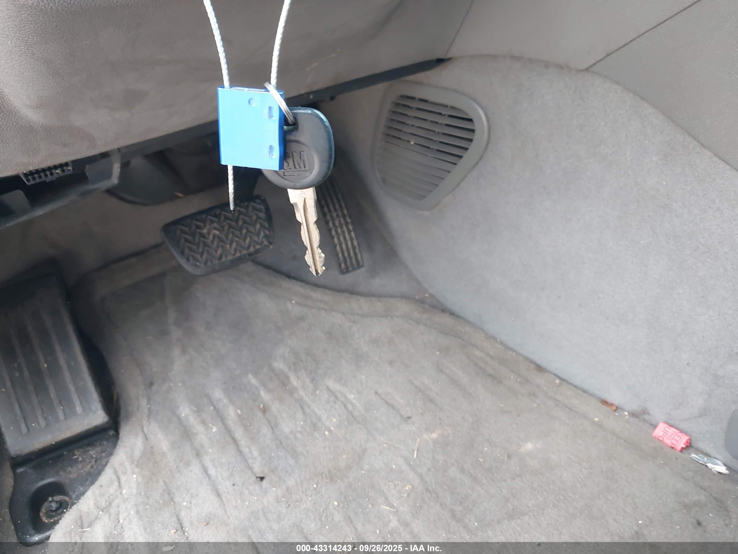 CHEVROLET TRAVERSE image 11