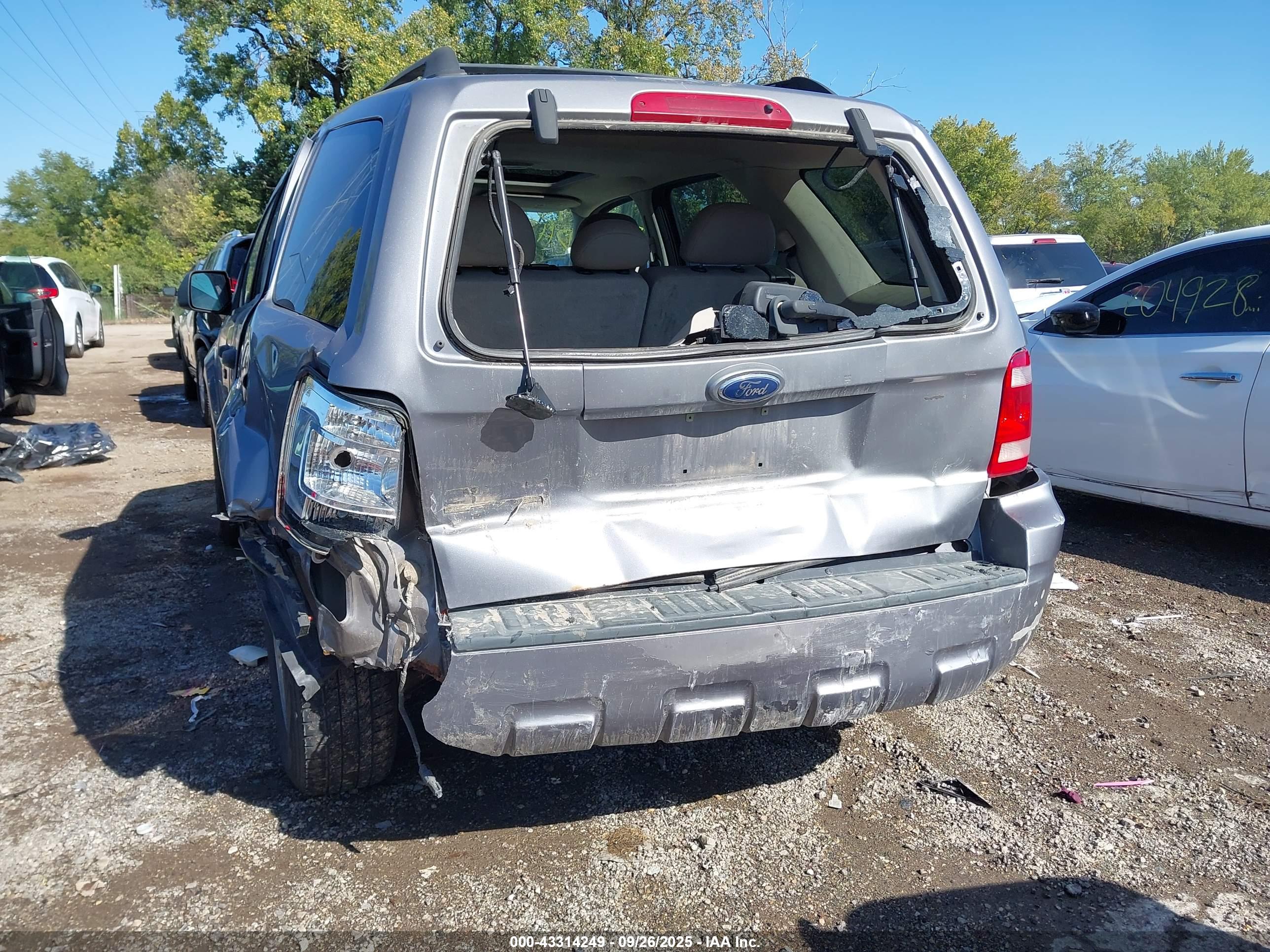 FORD ESCAPE image 6
