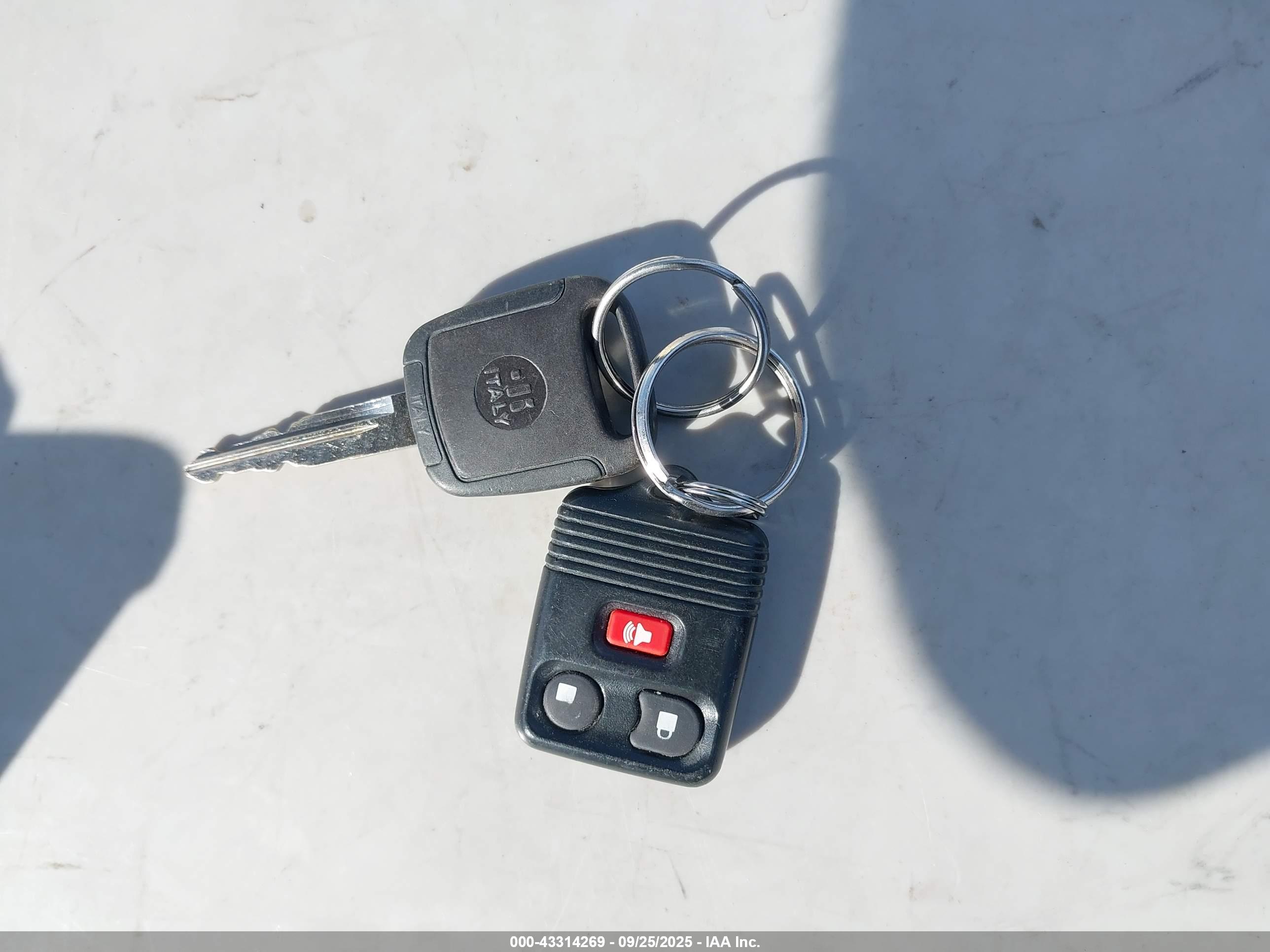FORD ESCAPE image 11