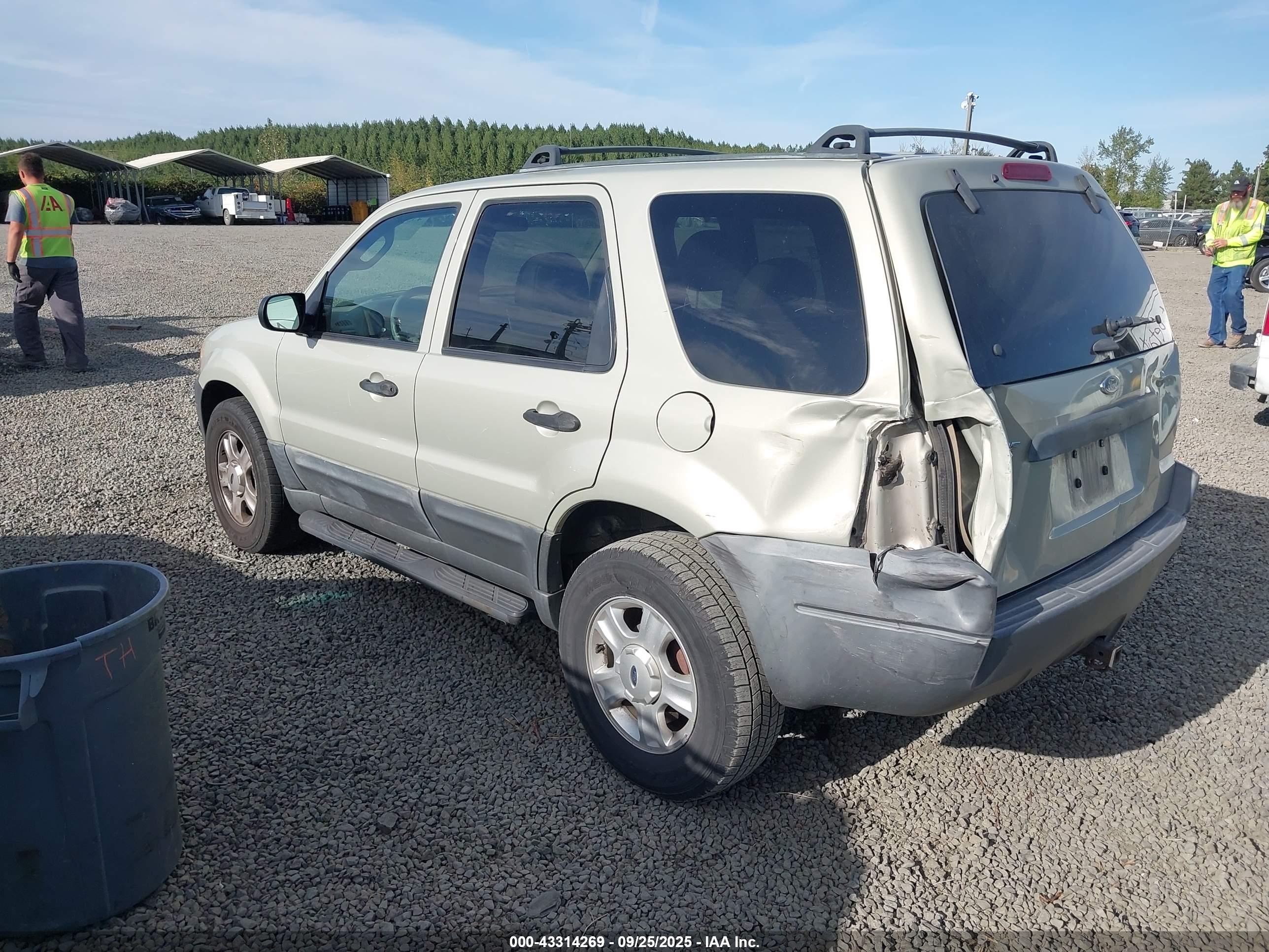FORD ESCAPE image 3