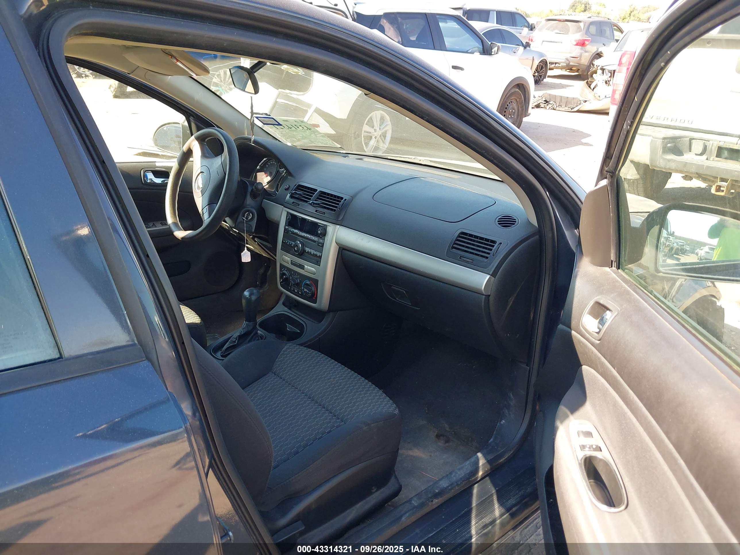 CHEVROLET COBALT image 5