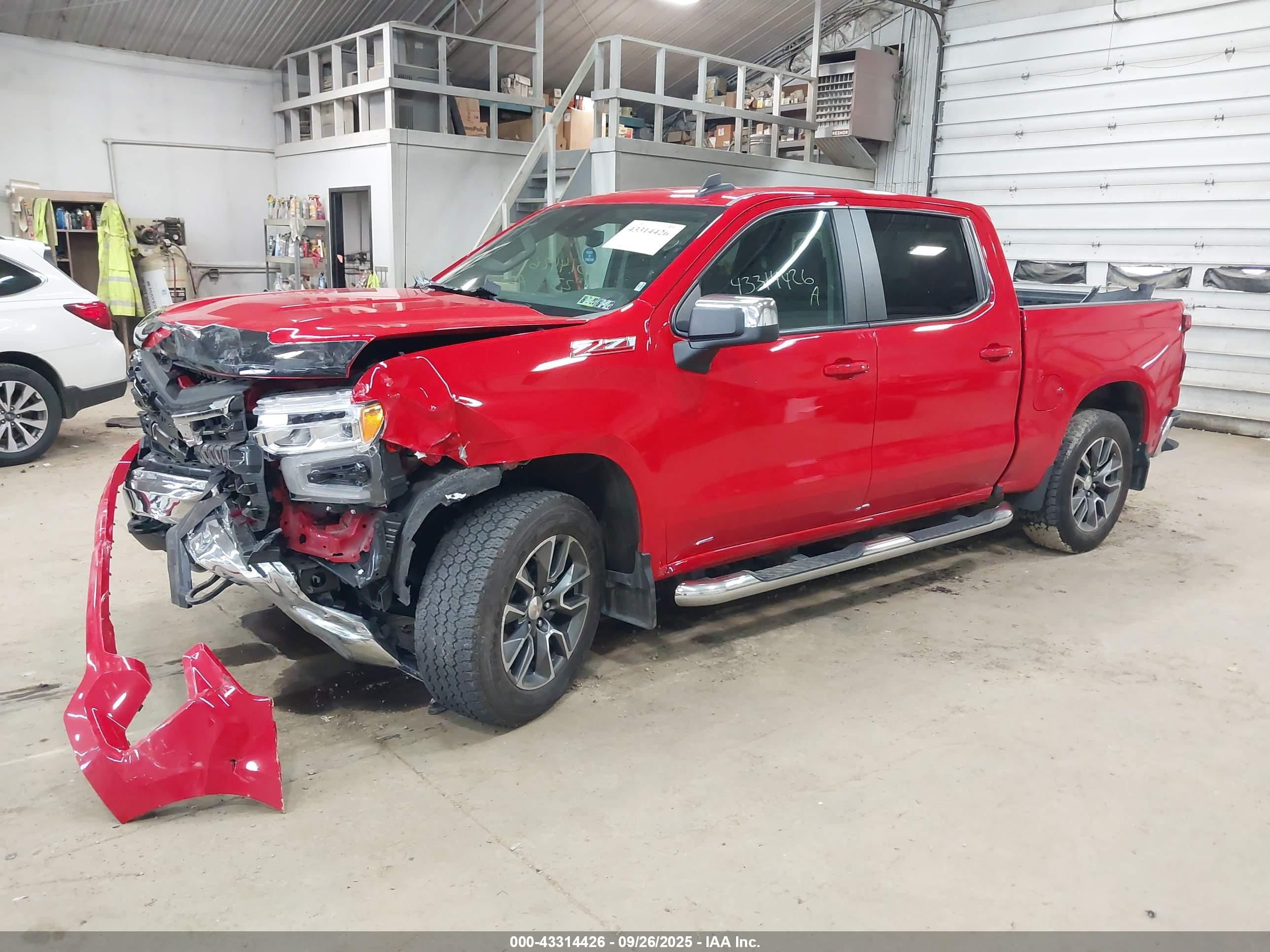 CHEVROLET SILVERADO image 2
