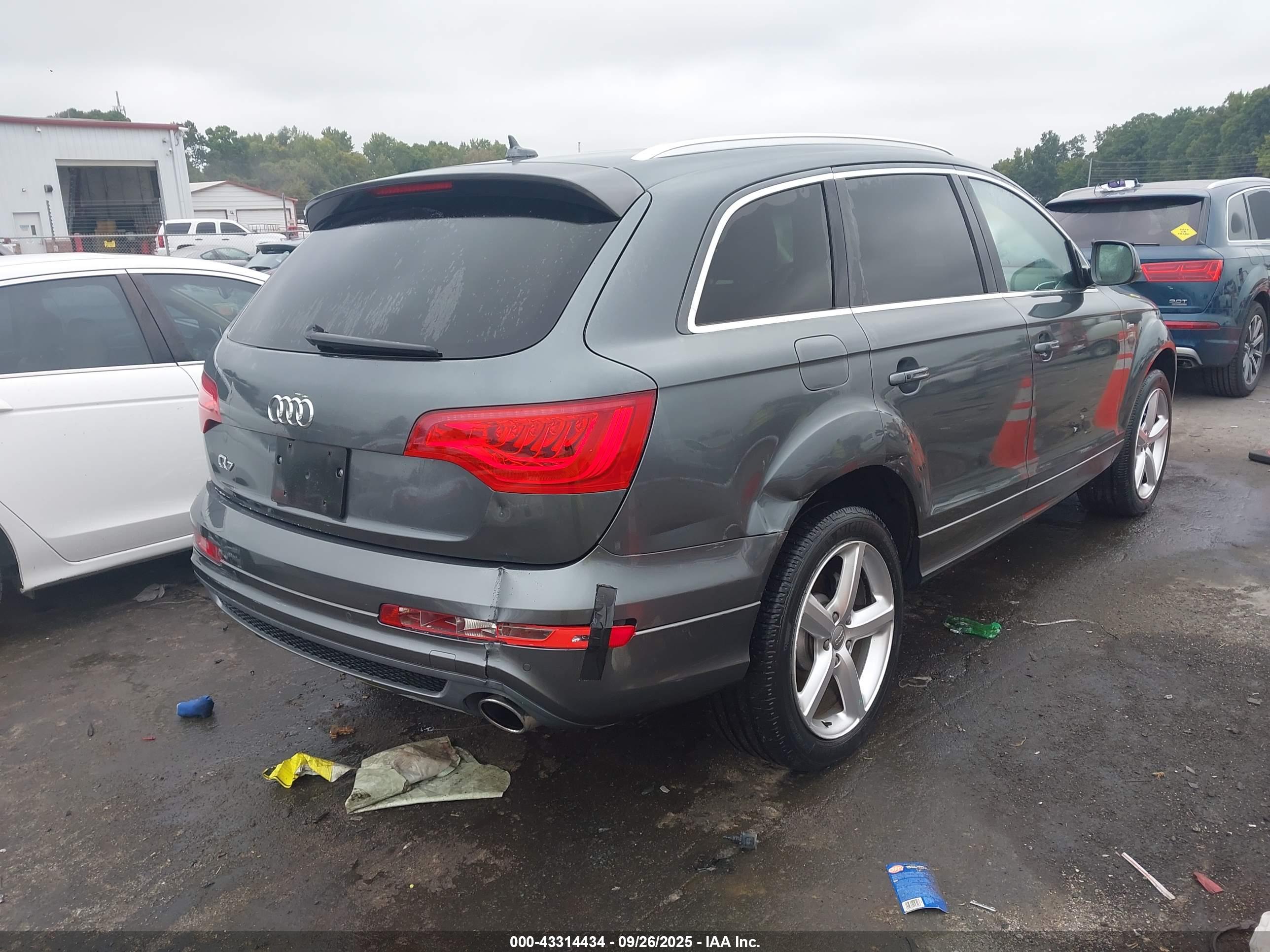 AUDI Q7 image 4