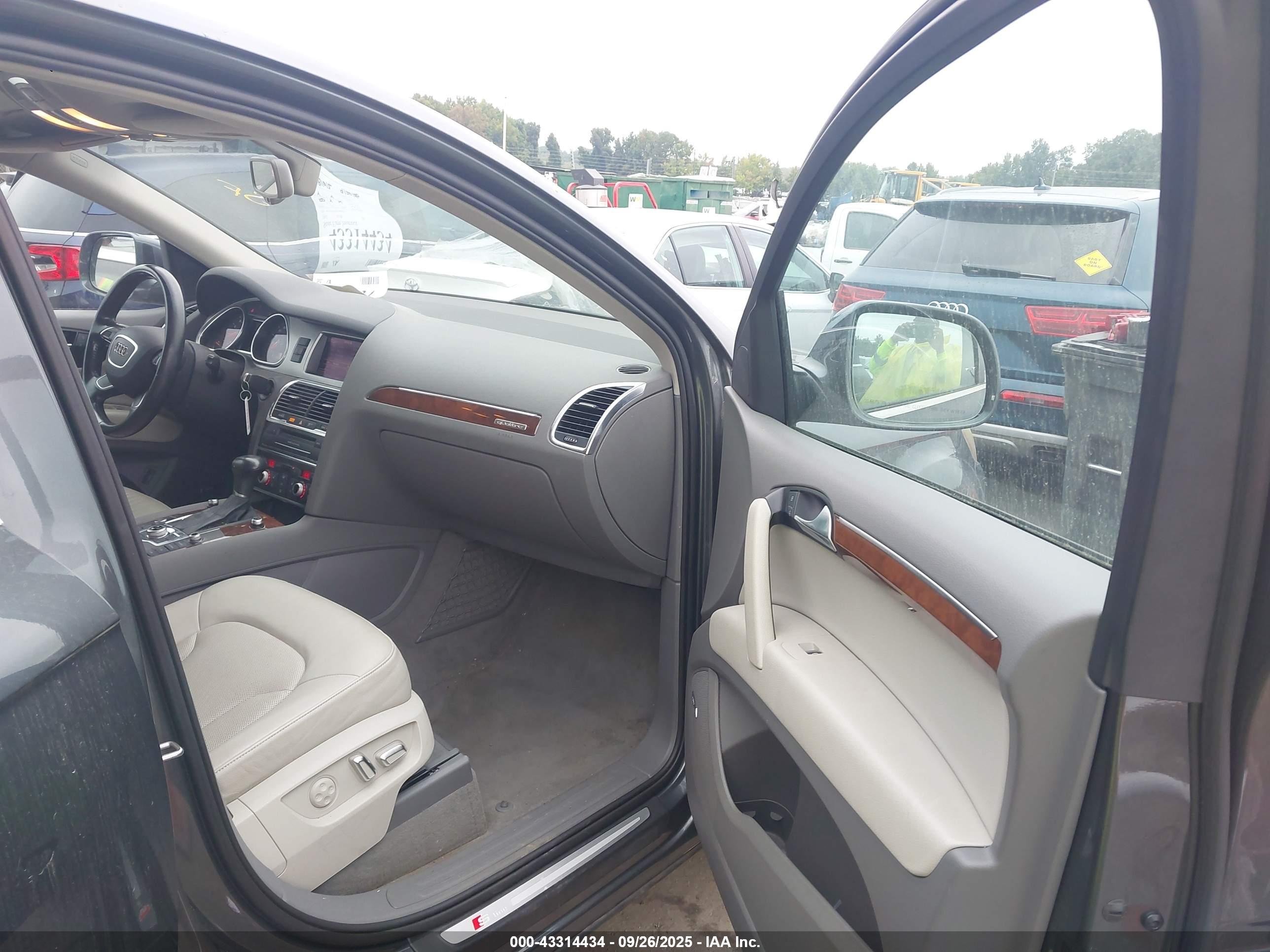 AUDI Q7 image 5