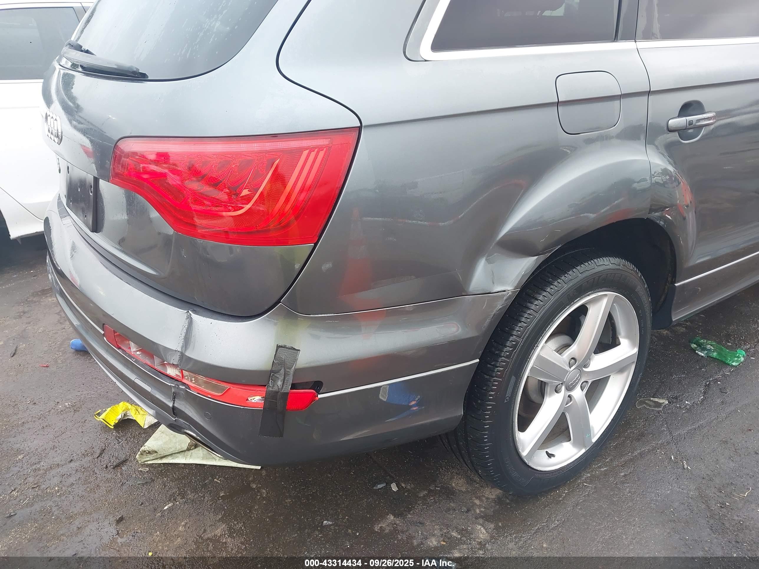 AUDI Q7 image 6