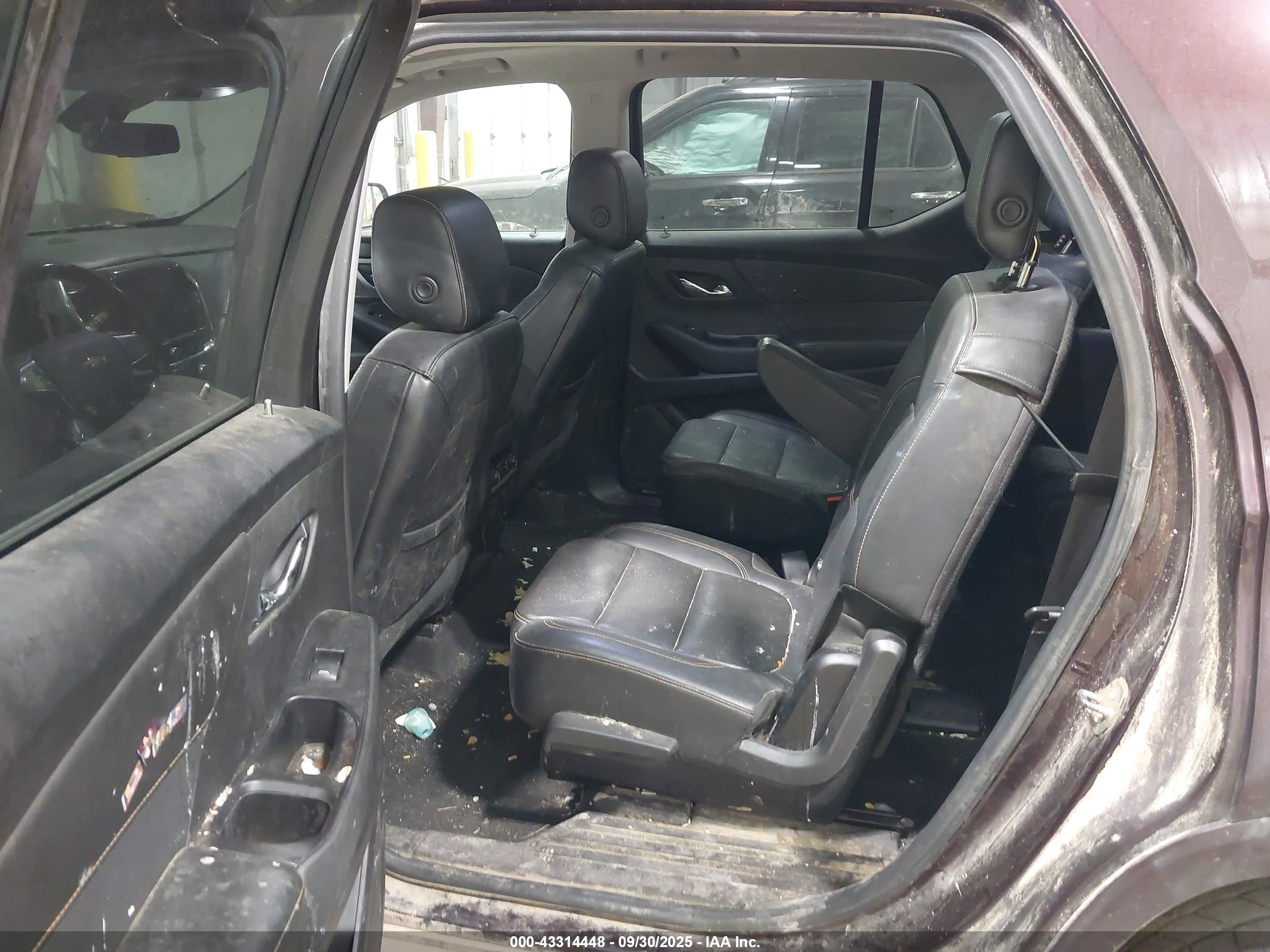 CHEVROLET TRAVERSE image 8