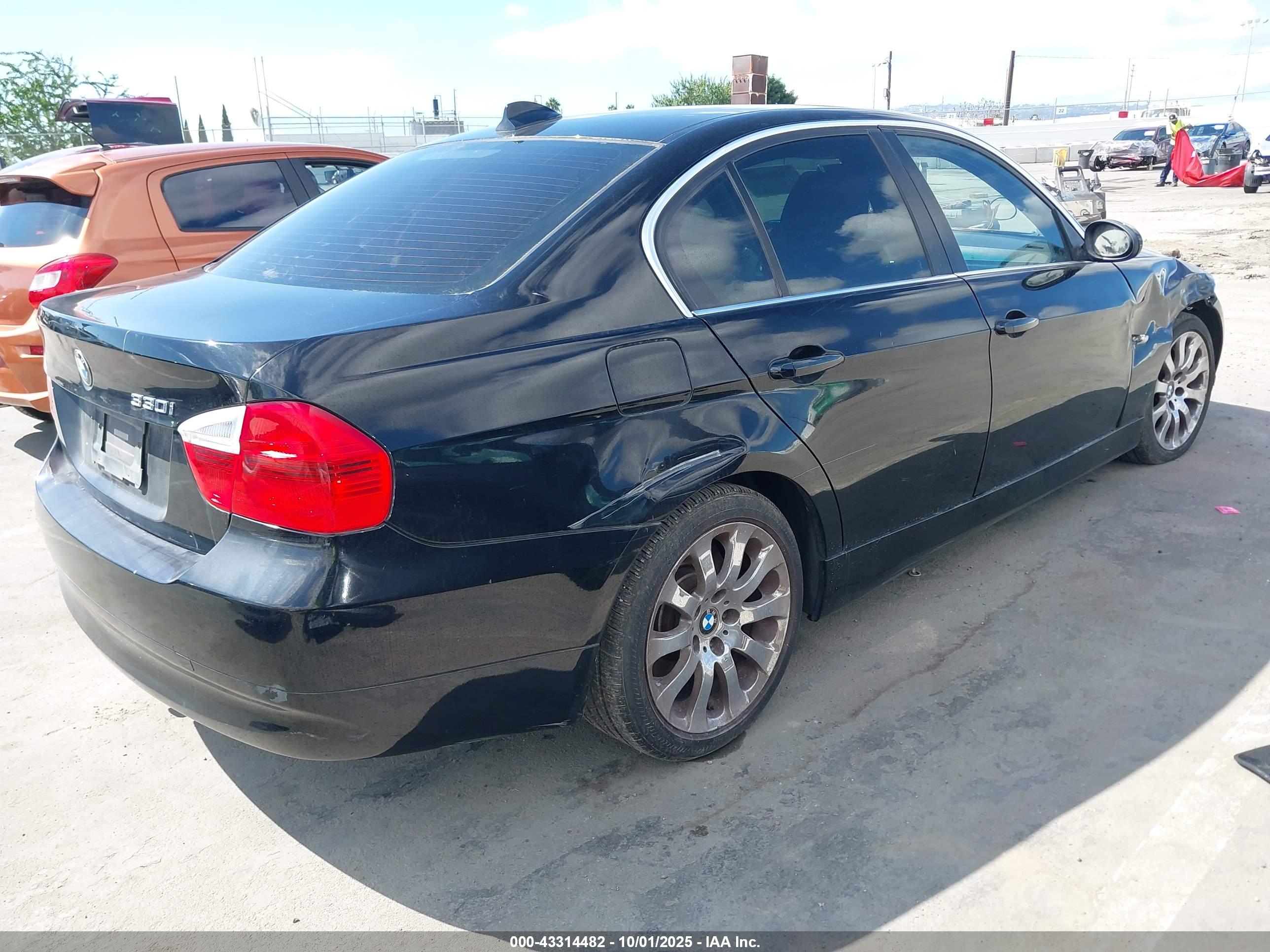 BMW 330I image 4