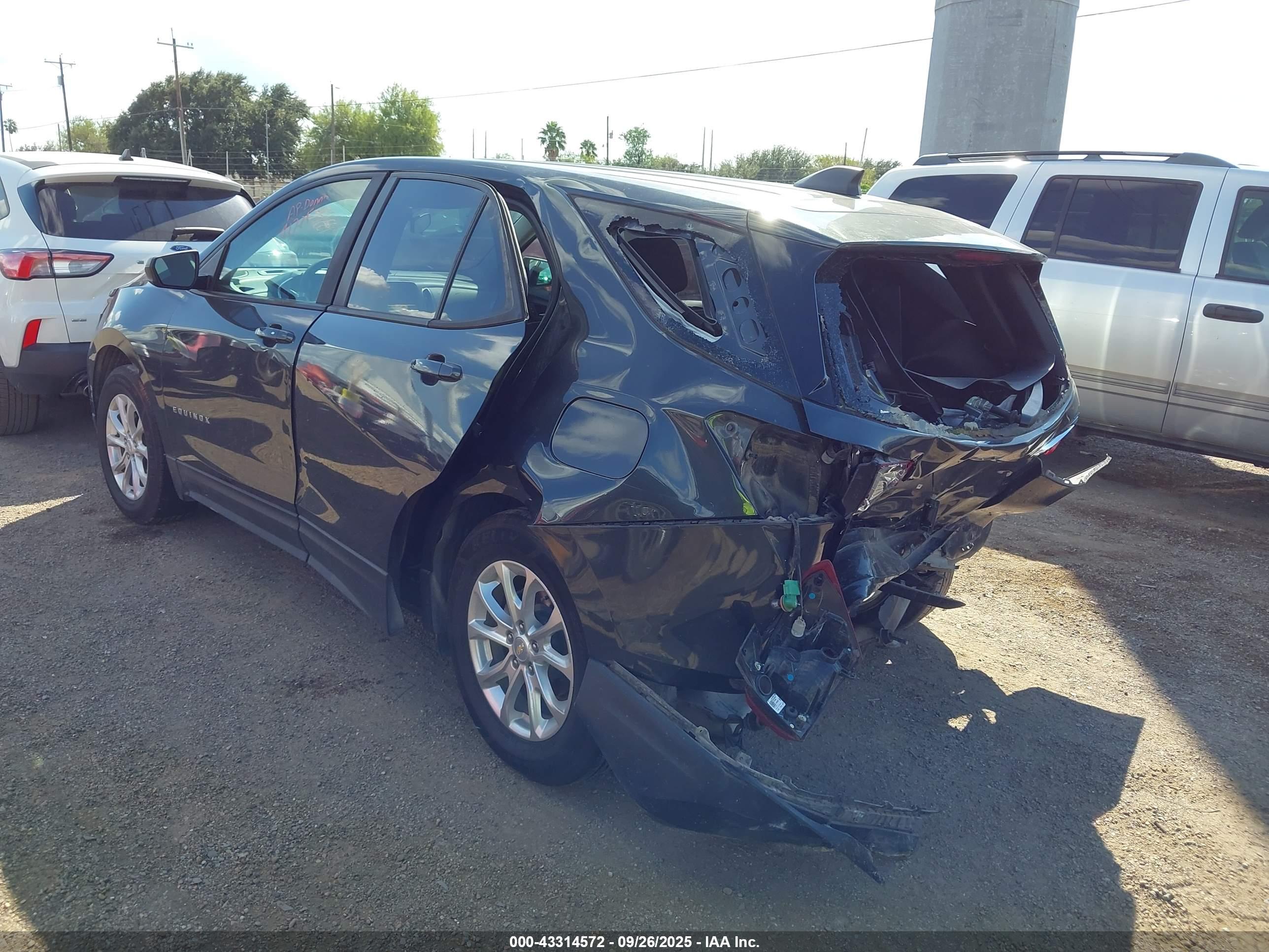 CHEVROLET EQUINOX image 3