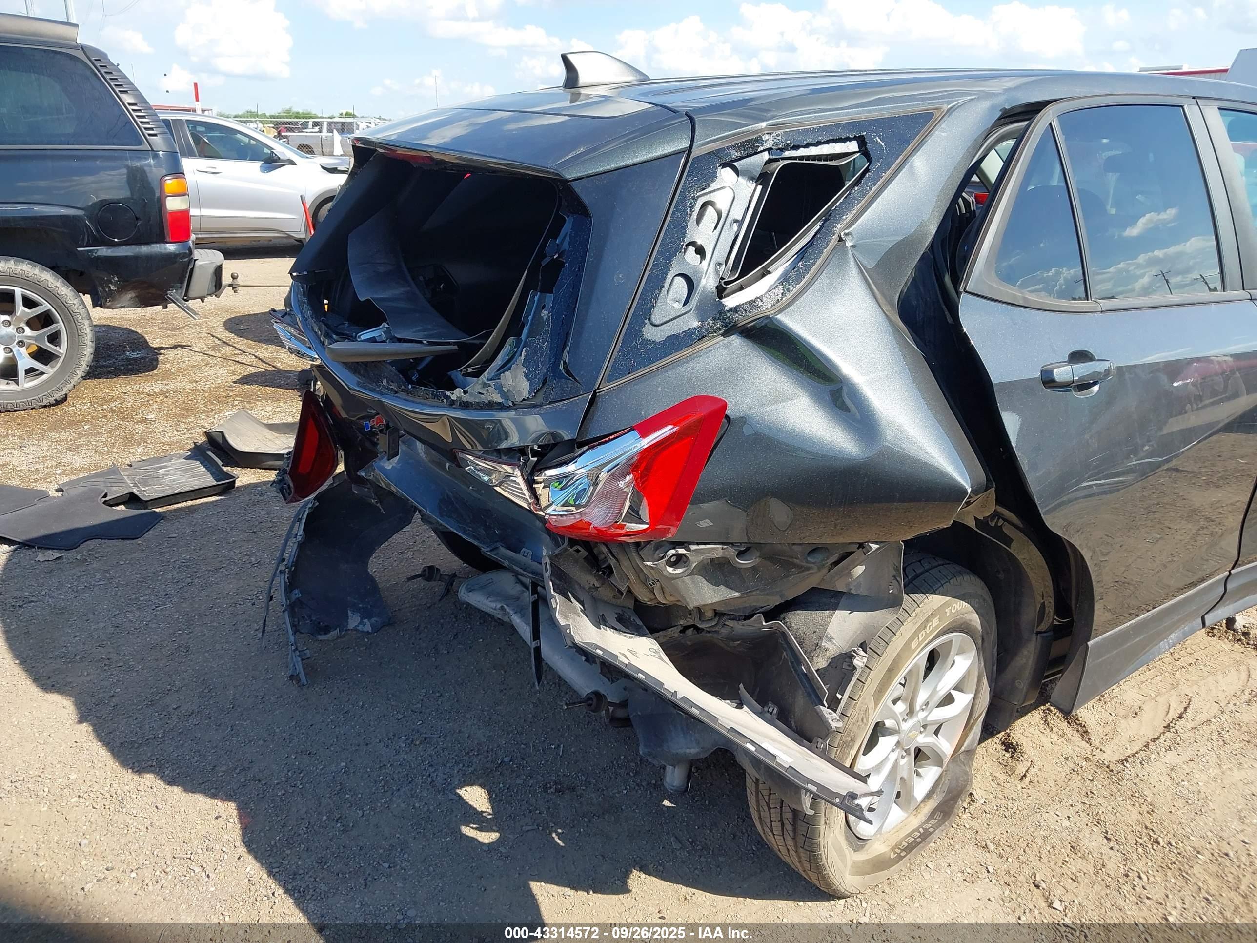 CHEVROLET EQUINOX image 6