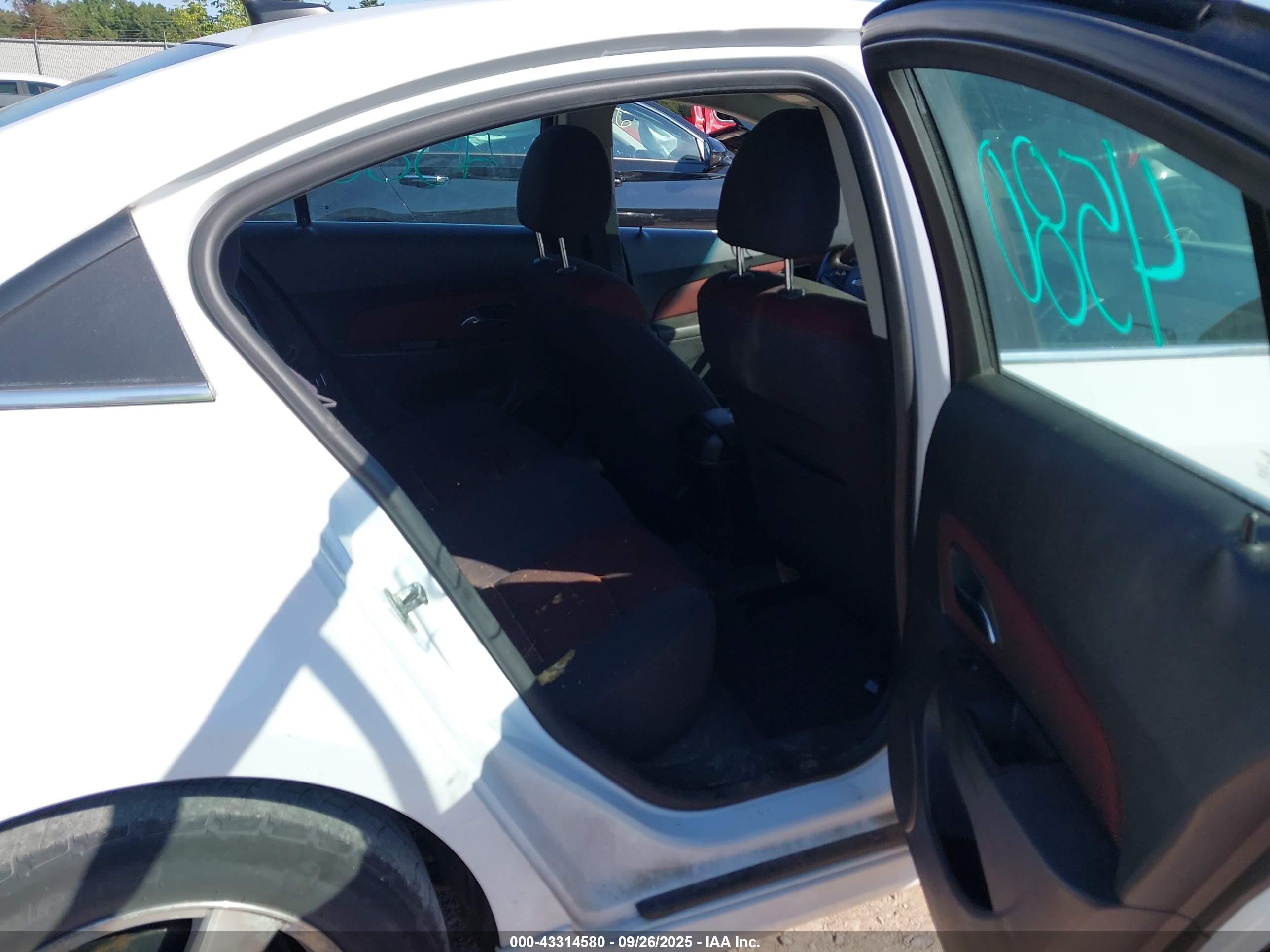 CHEVROLET CRUZE image 8