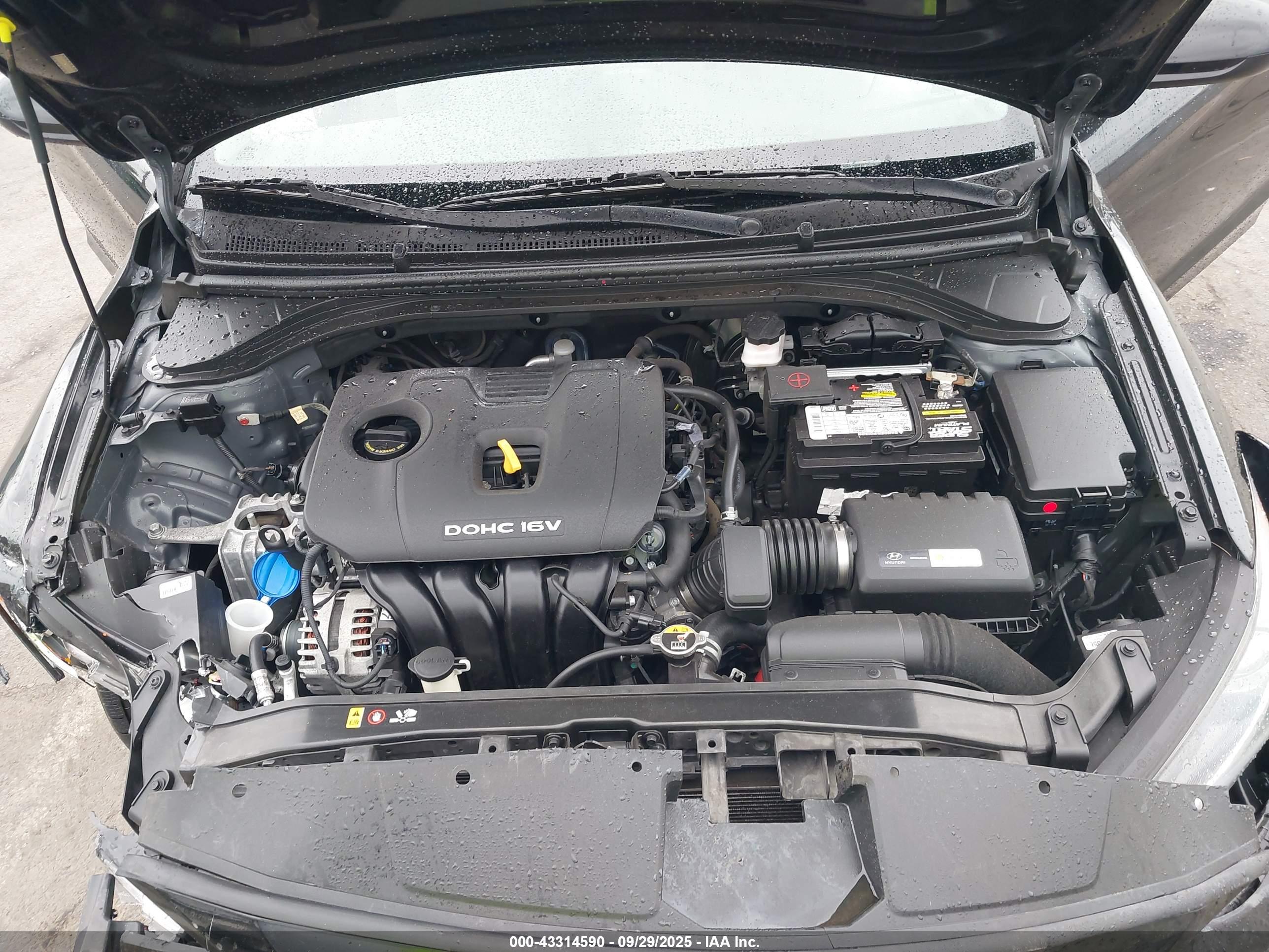 HYUNDAI ELANTRA image 10