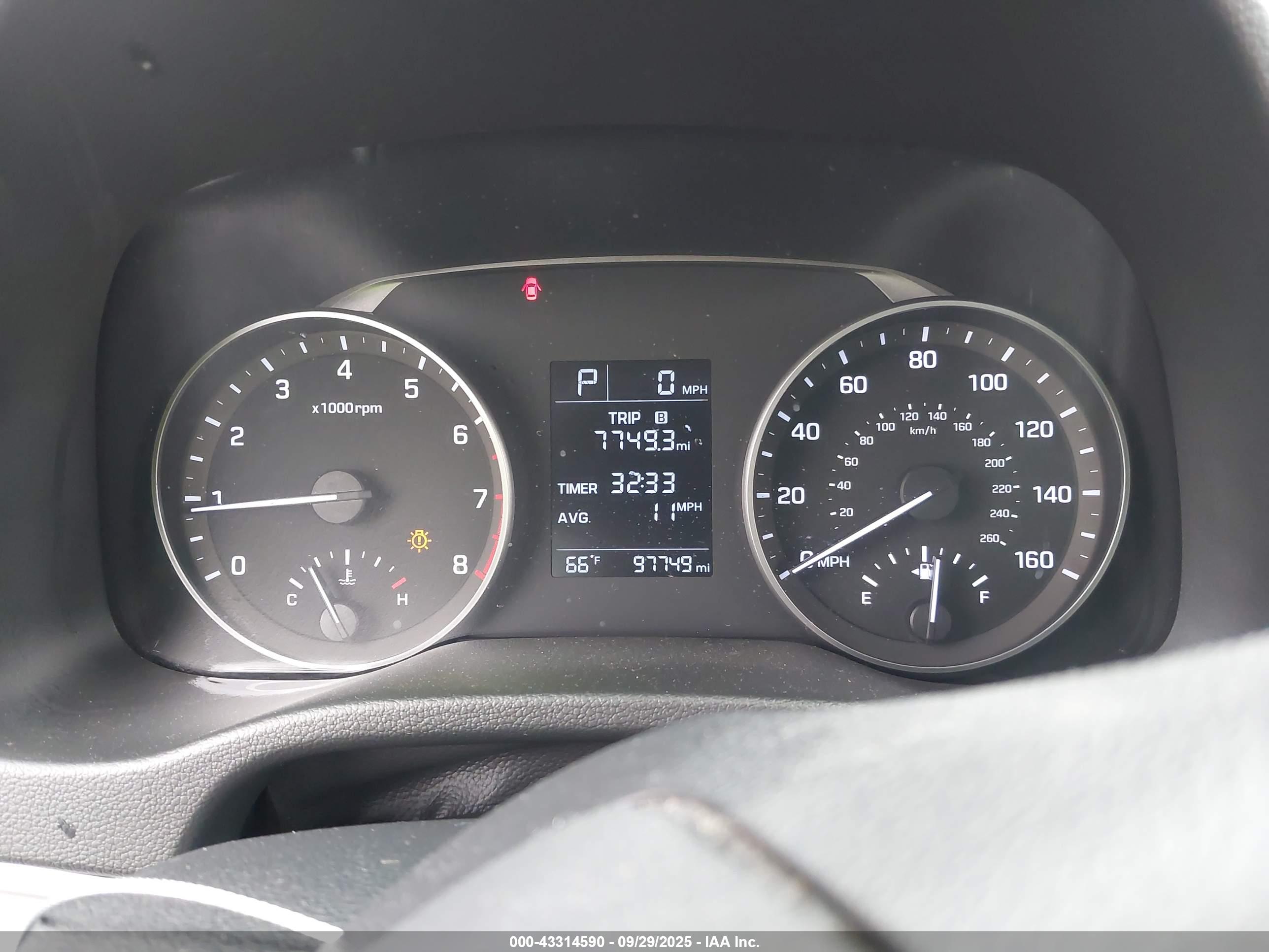 HYUNDAI ELANTRA image 7