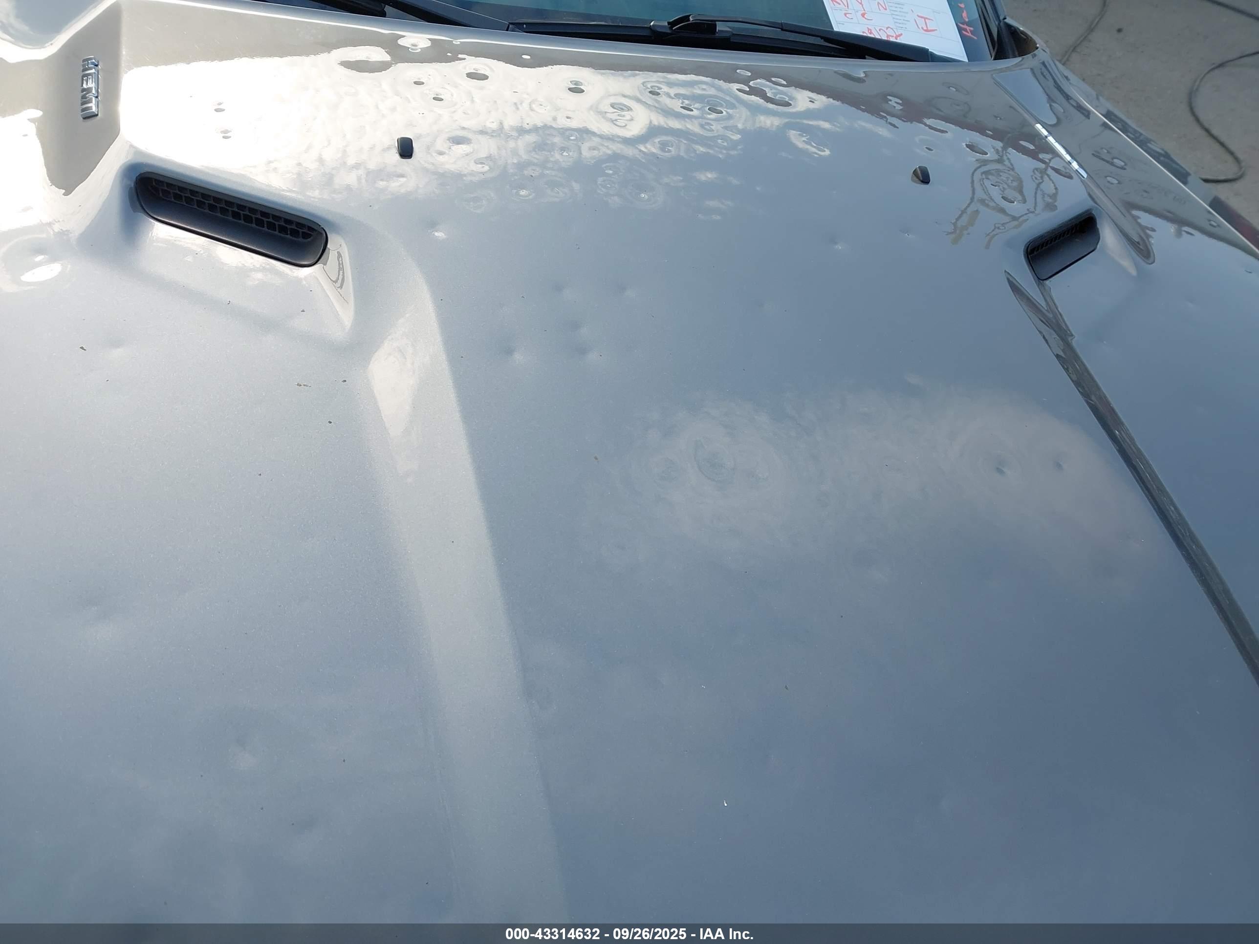 DODGE CHALLENGER image 6
