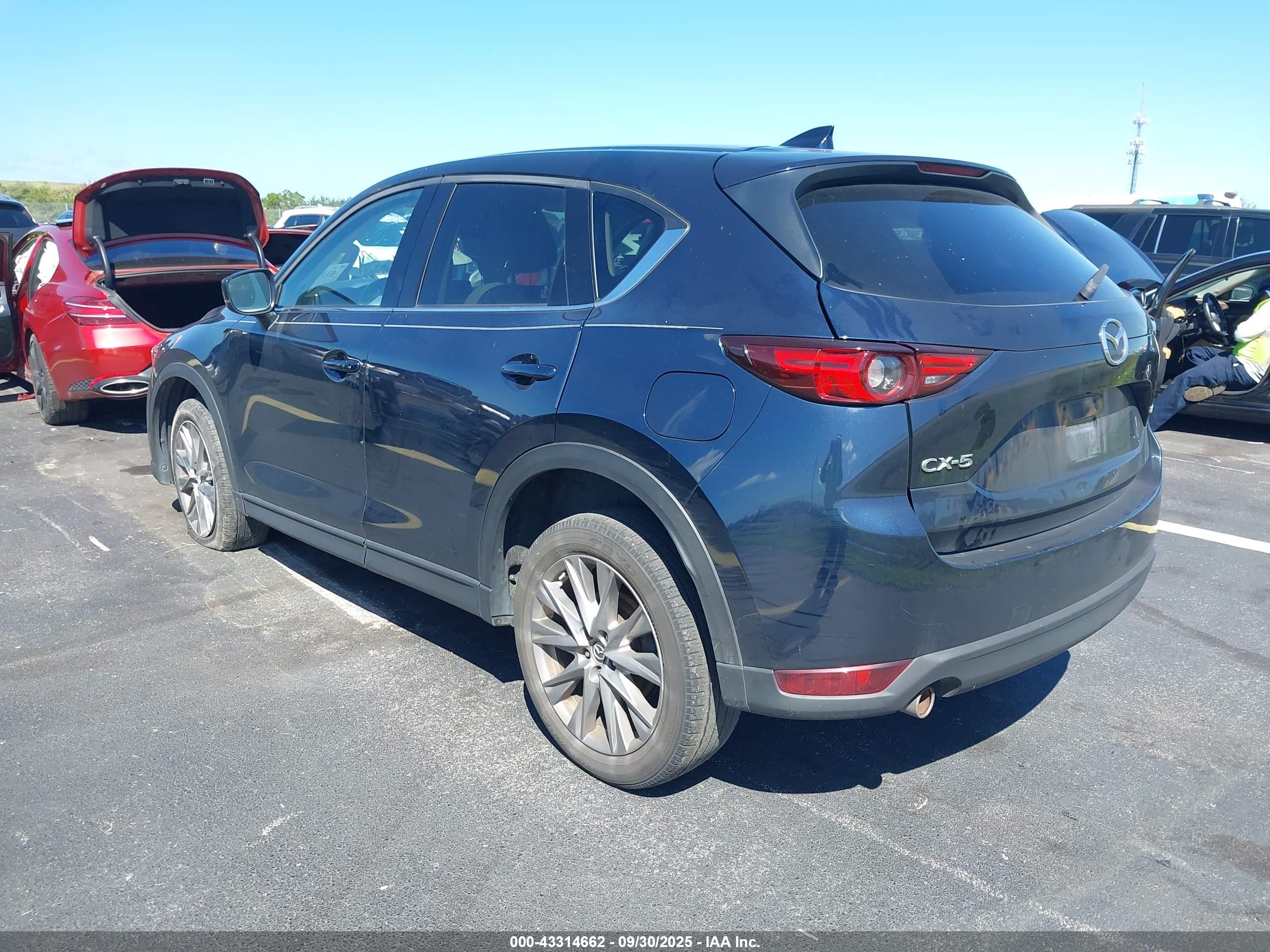 MAZDA CX-5 image 3