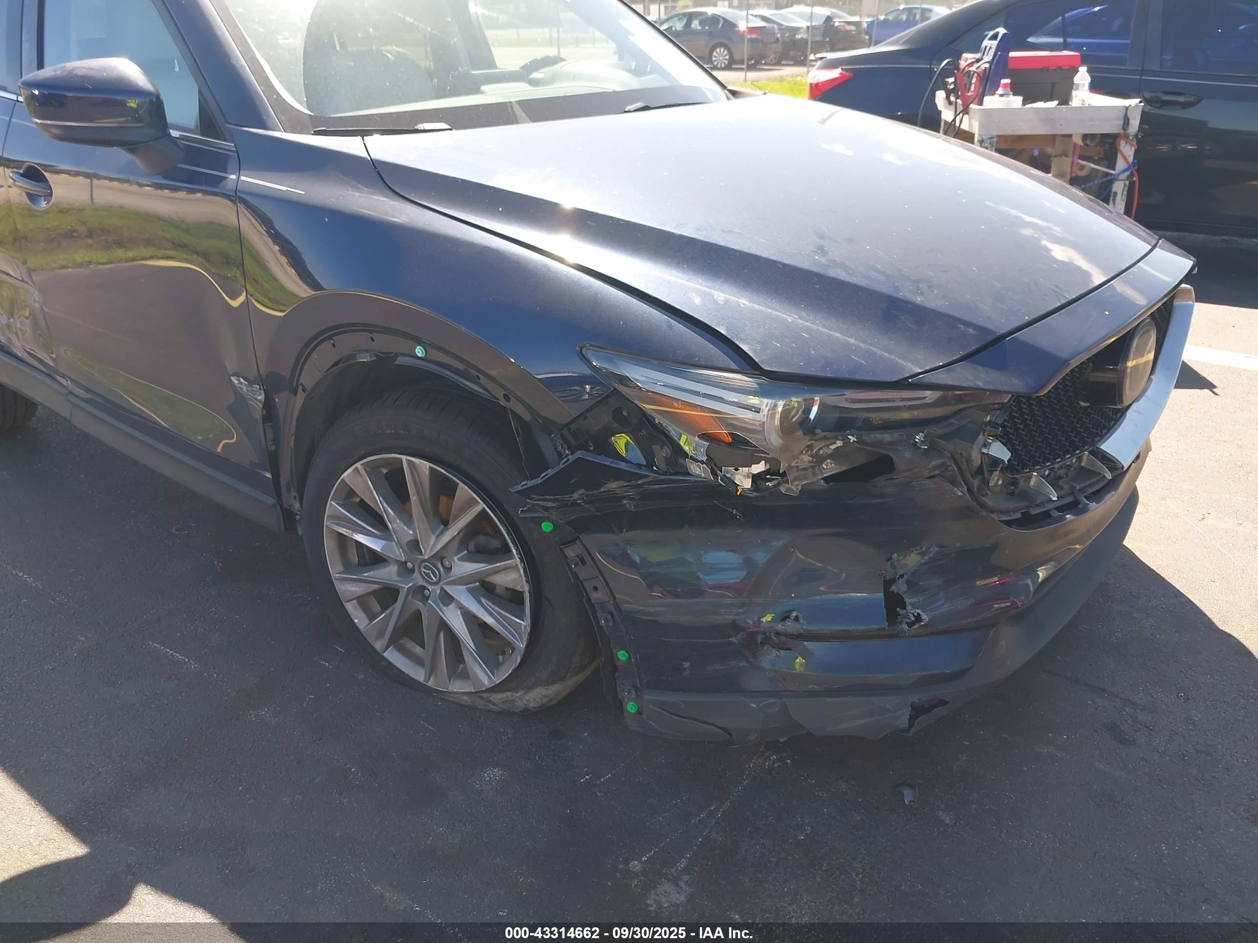 MAZDA CX-5 image 6