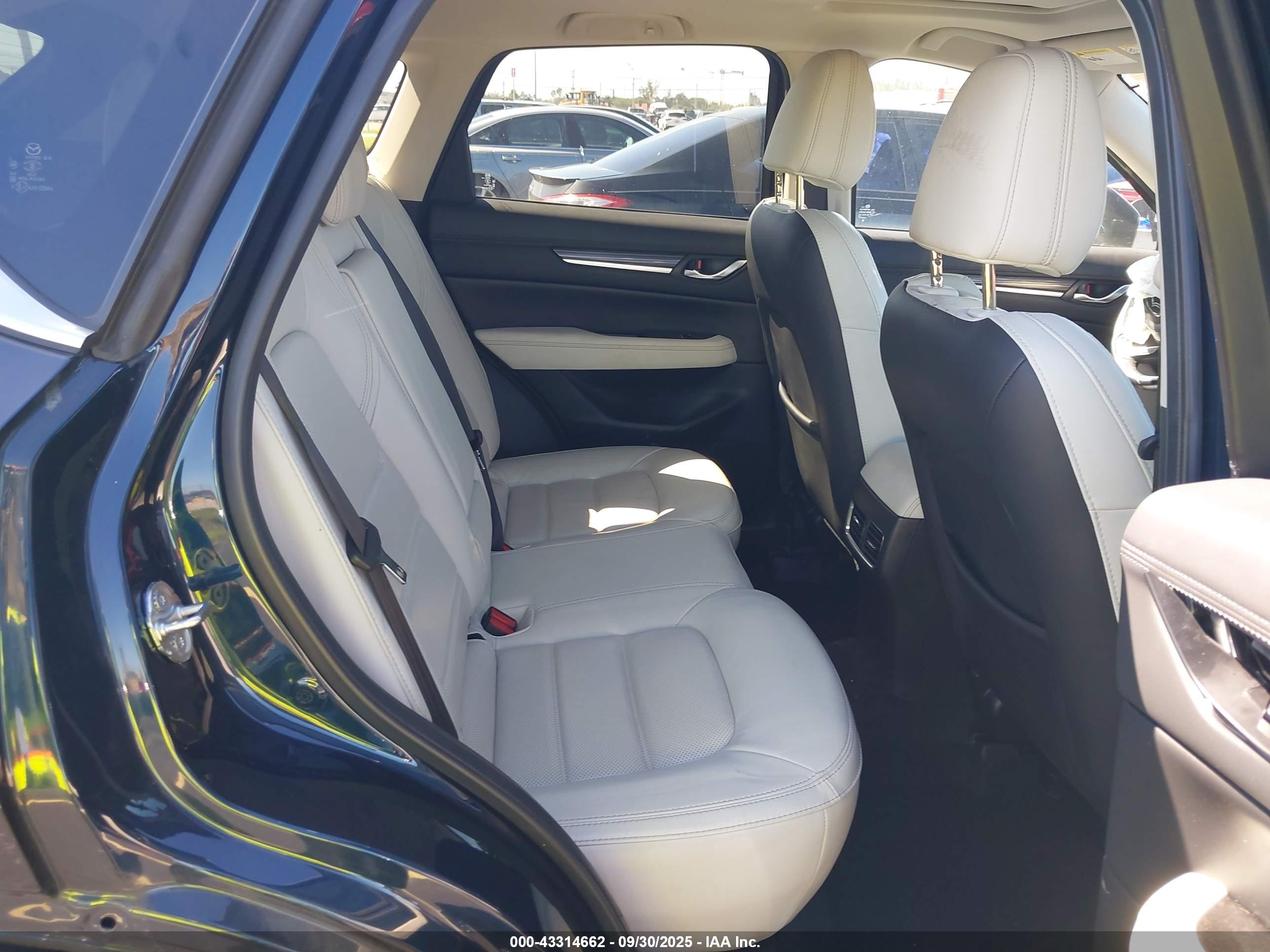 MAZDA CX-5 image 8