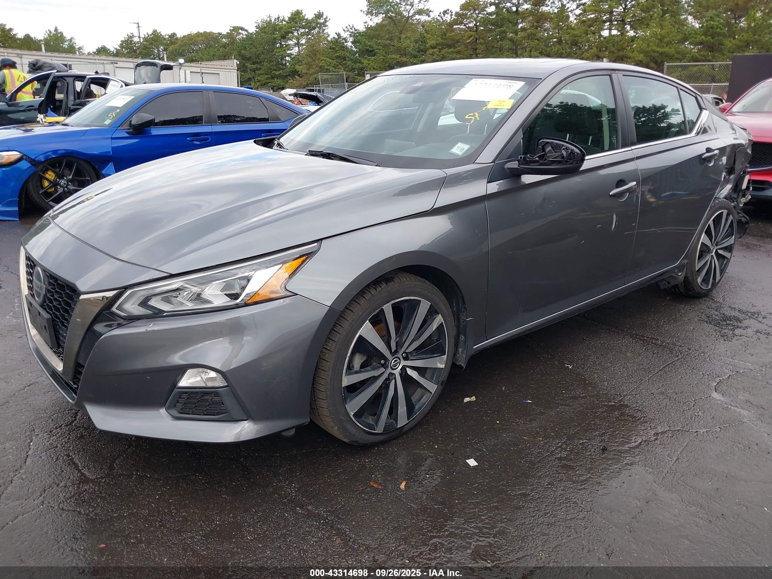 NISSAN ALTIMA image 2