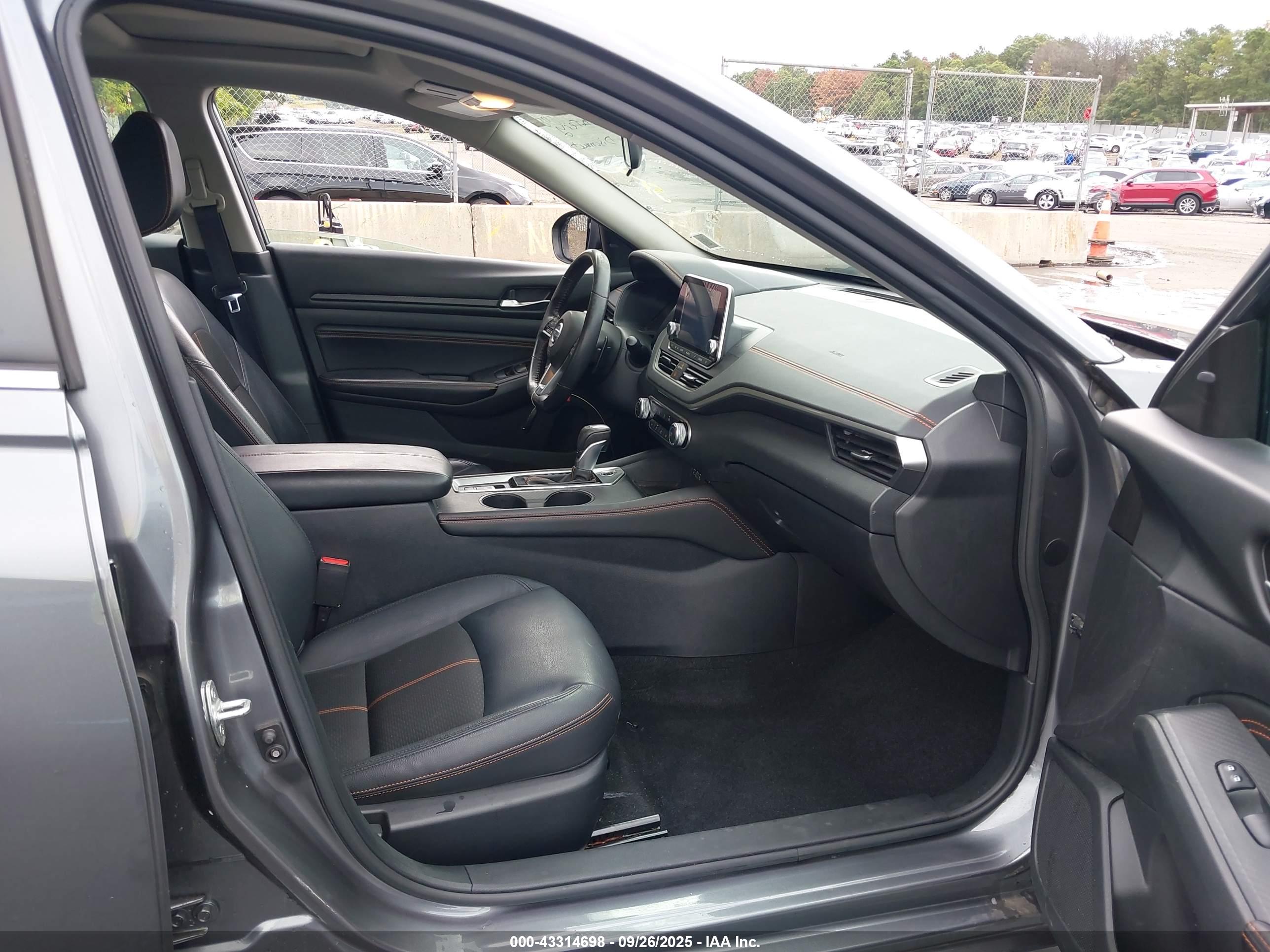 NISSAN ALTIMA image 5