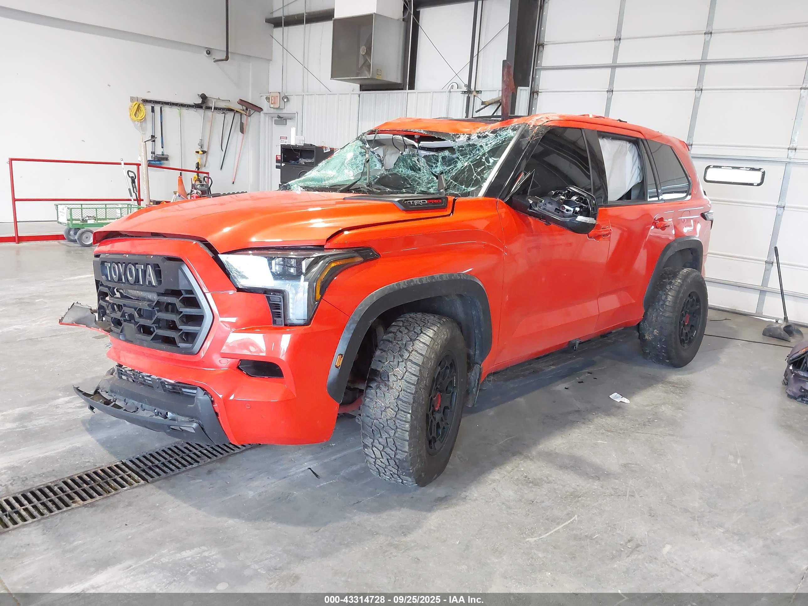 TOYOTA SEQUOIA image 2