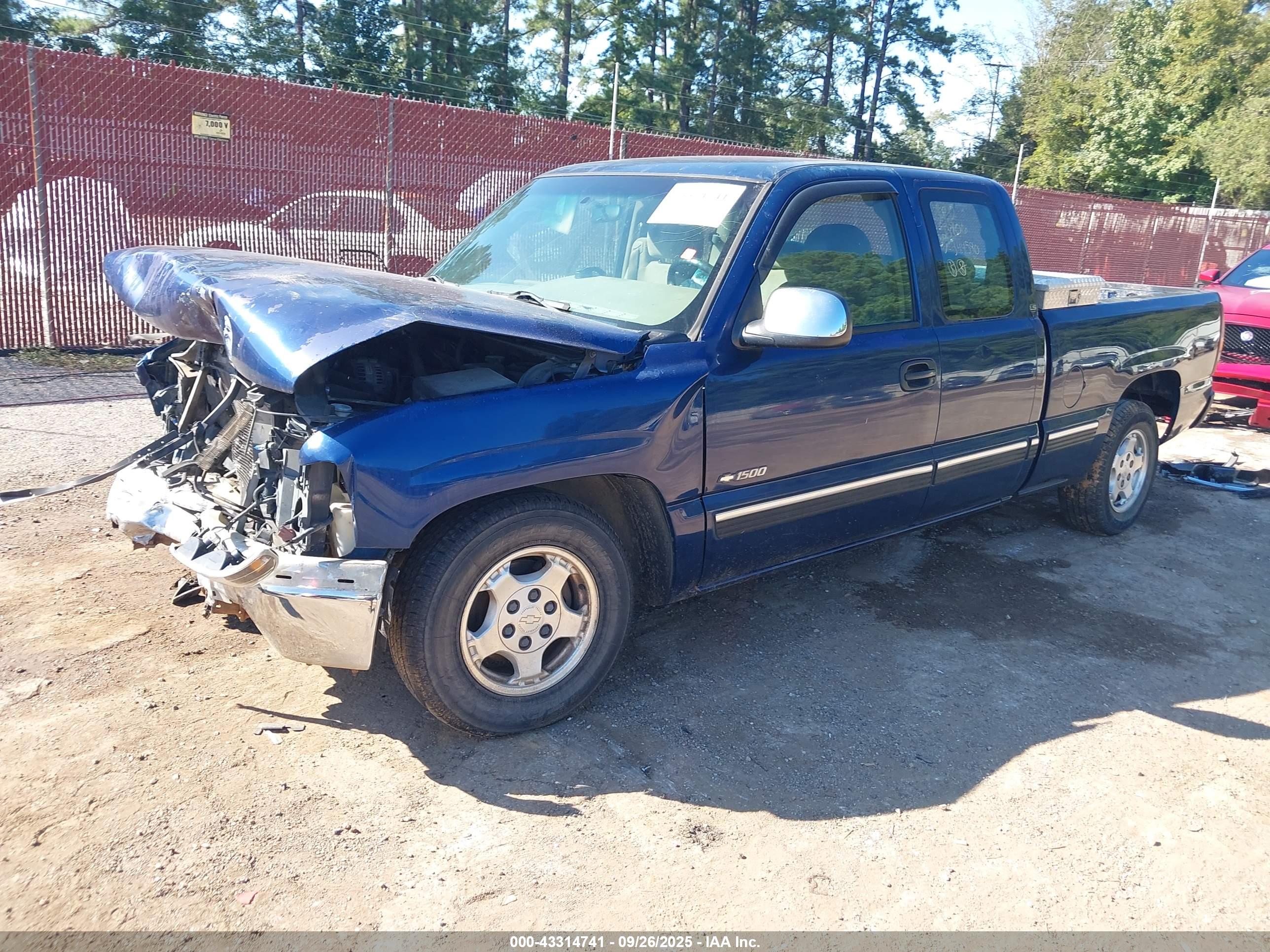 CHEVROLET SILVERADO image 2