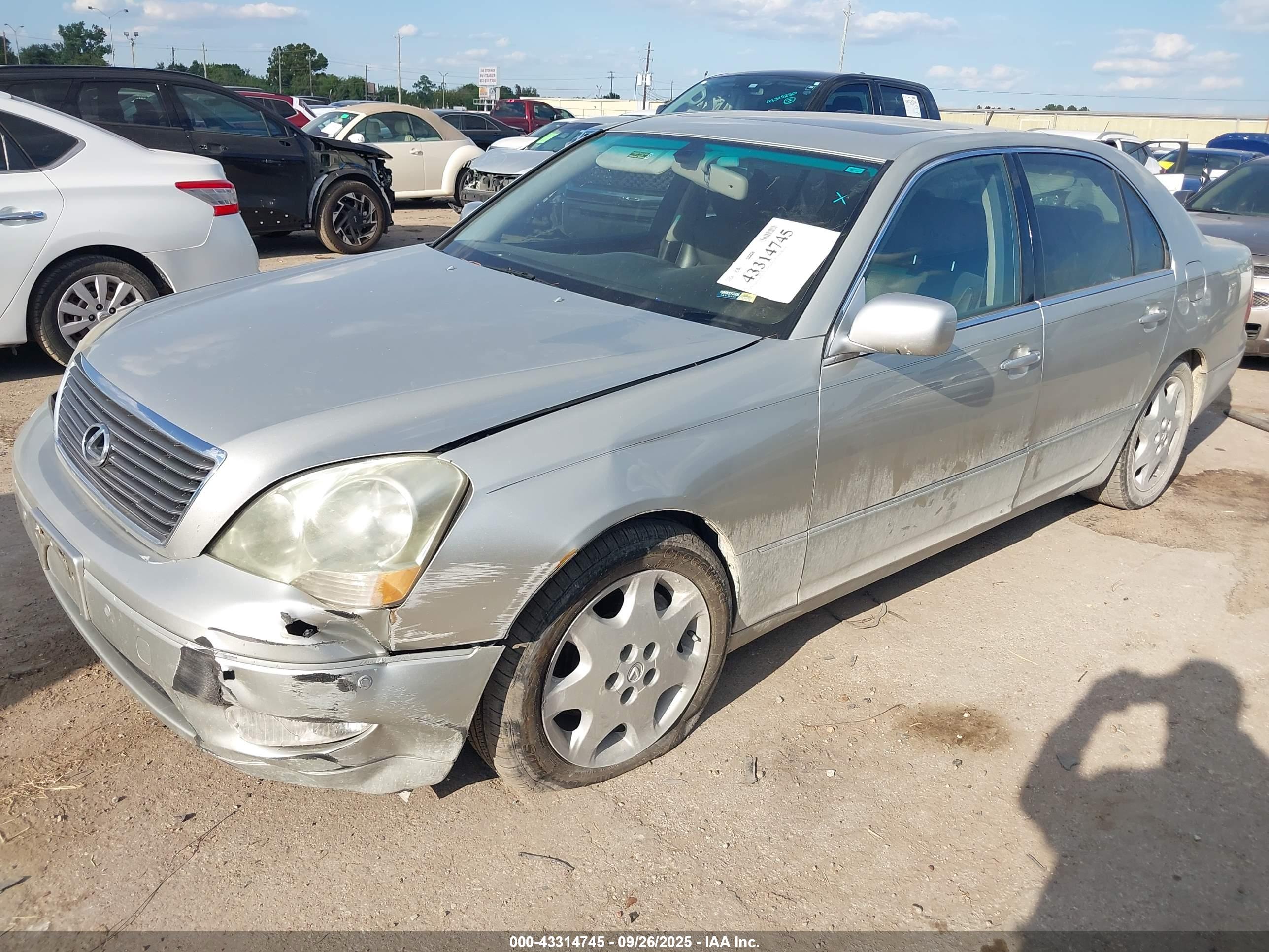 LEXUS LS image 2