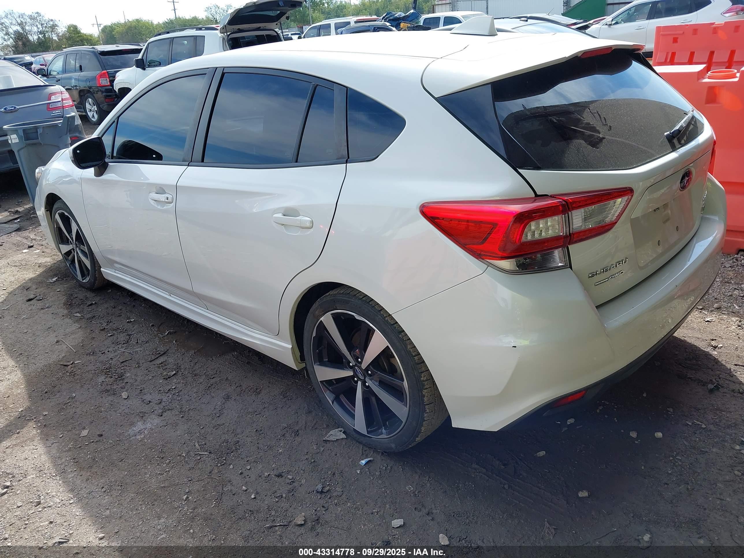 SUBARU IMPREZA image 3