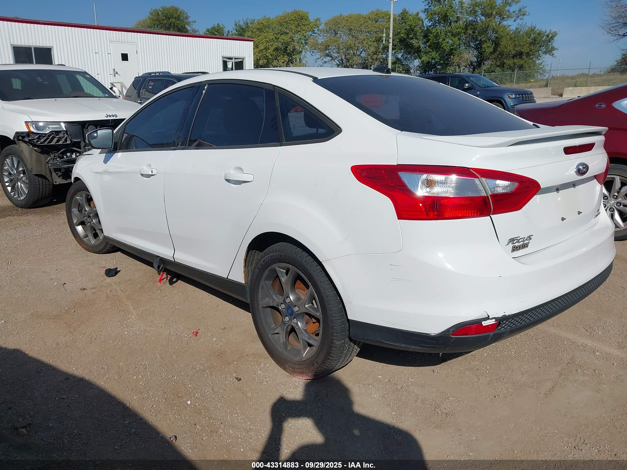 FORD FOCUS image 3