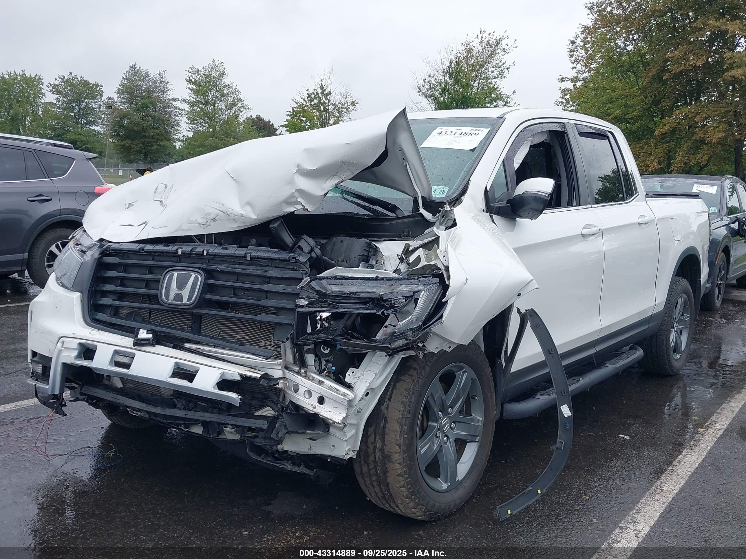 HONDA RIDGELINE image 2