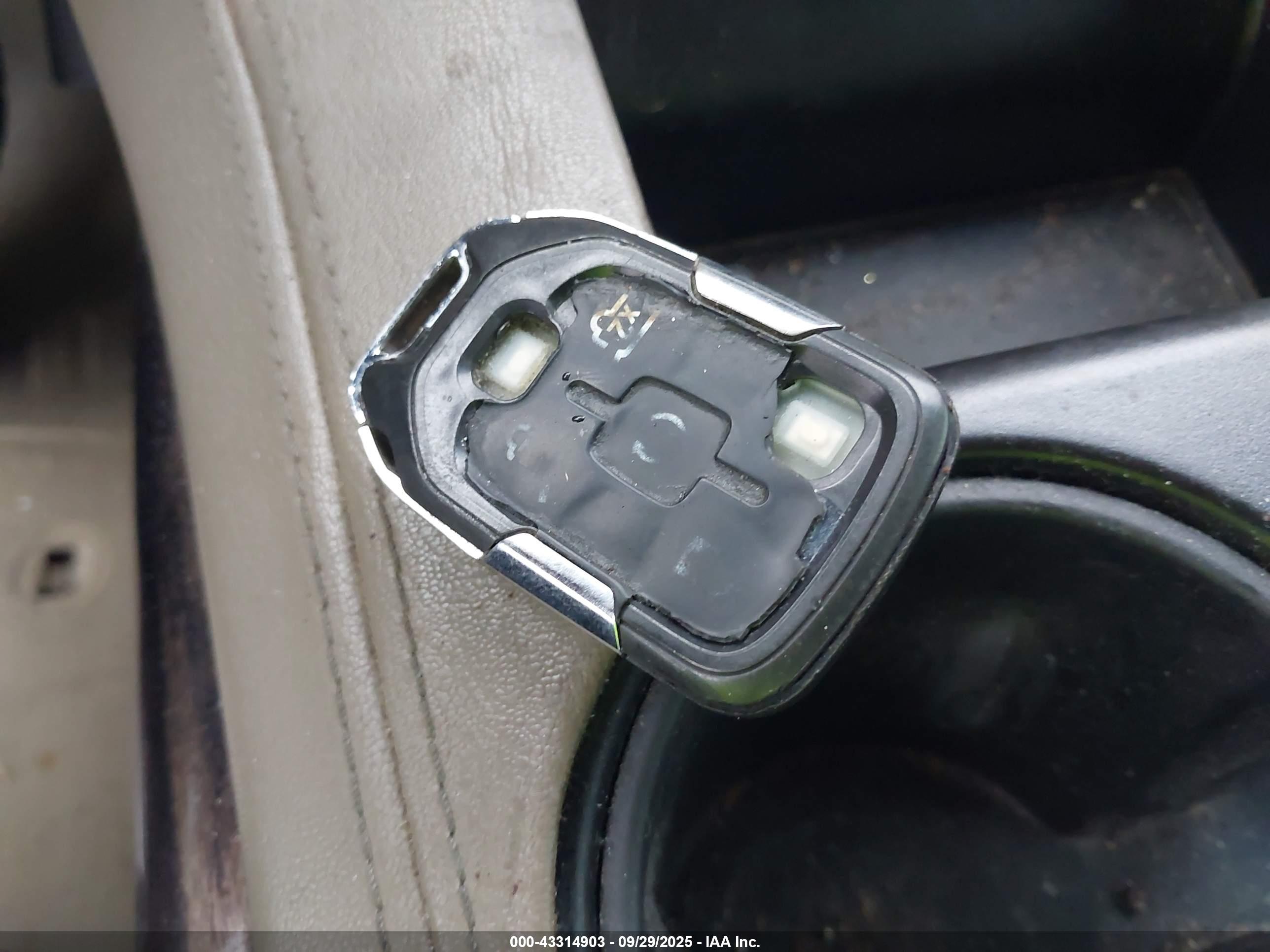GMC YUKON image 11